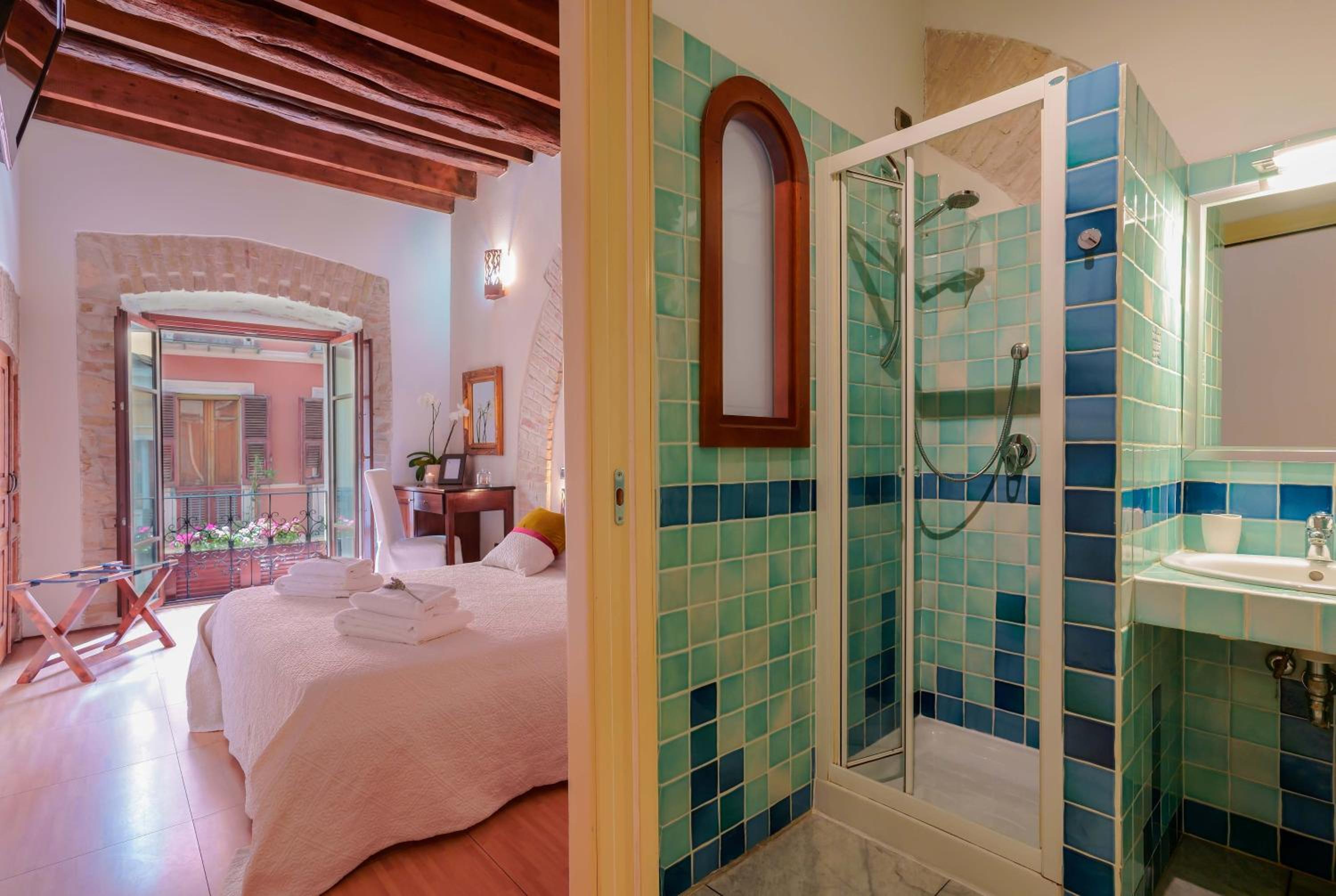 Double Room - Photo 6