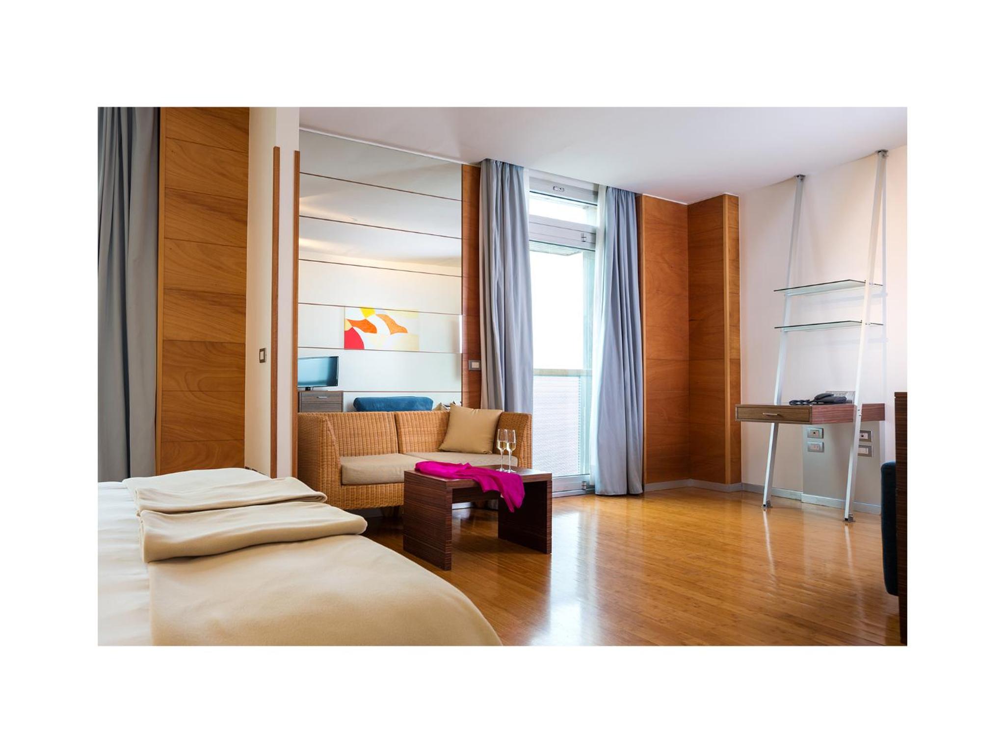 Superior Double room with Partial Sea View - Photo 4
