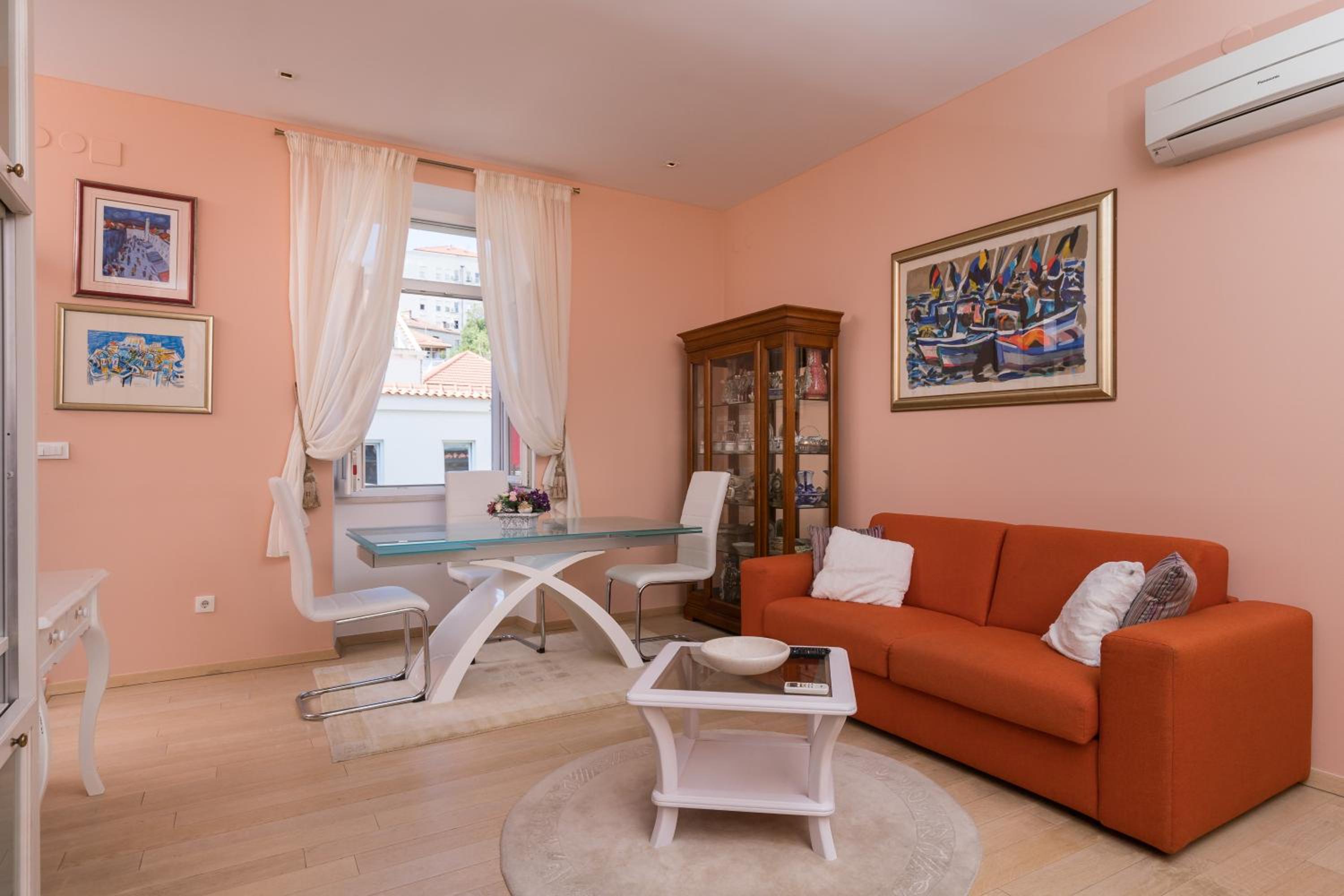One-Bedroom Apartment with Terrace