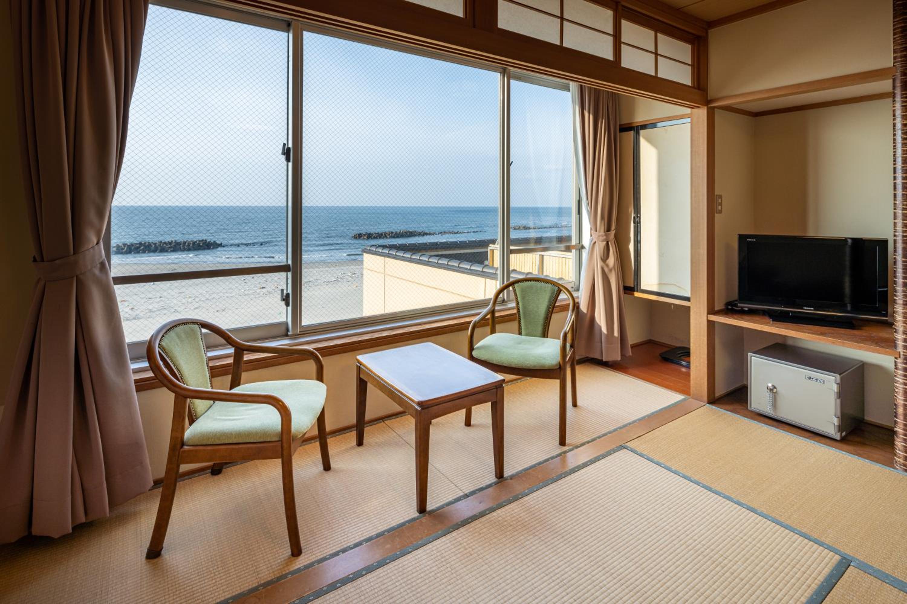 Japanese-Style Quadruple Room photo 2