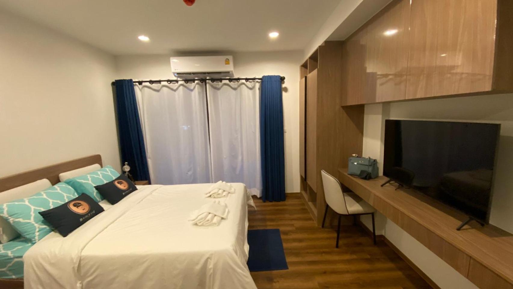 Studio with Sofa Bed - Photo 35