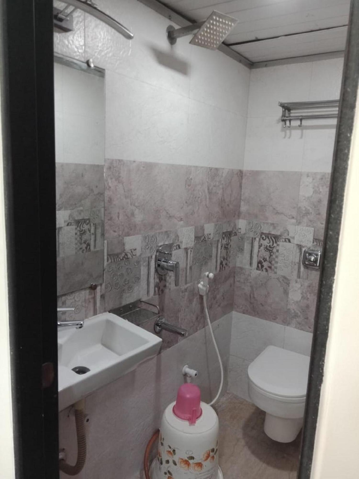 Deluxe Room - Photo 15