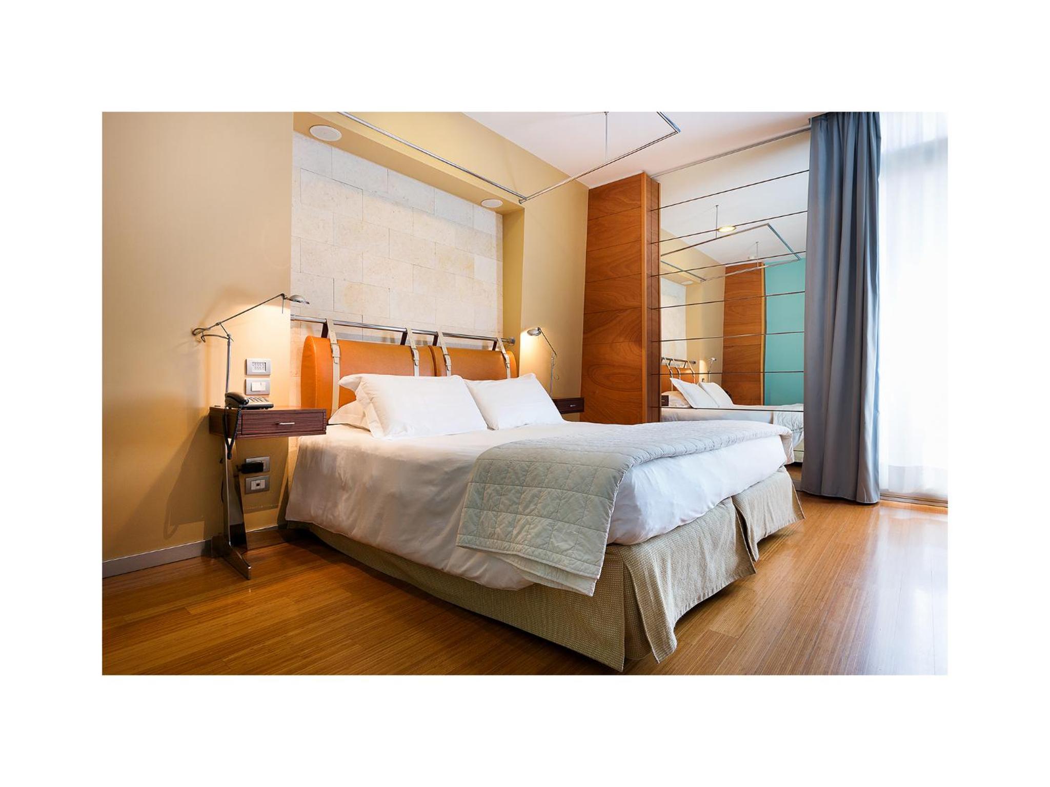 Standard Double or Twin Room with Sea View - Photo 1