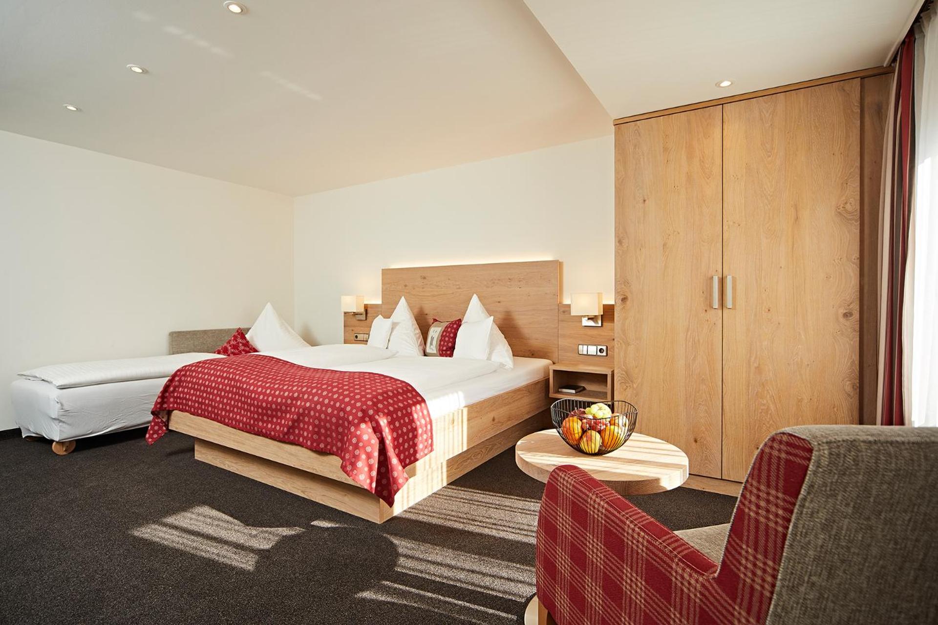 Large Double Room - Photo 4