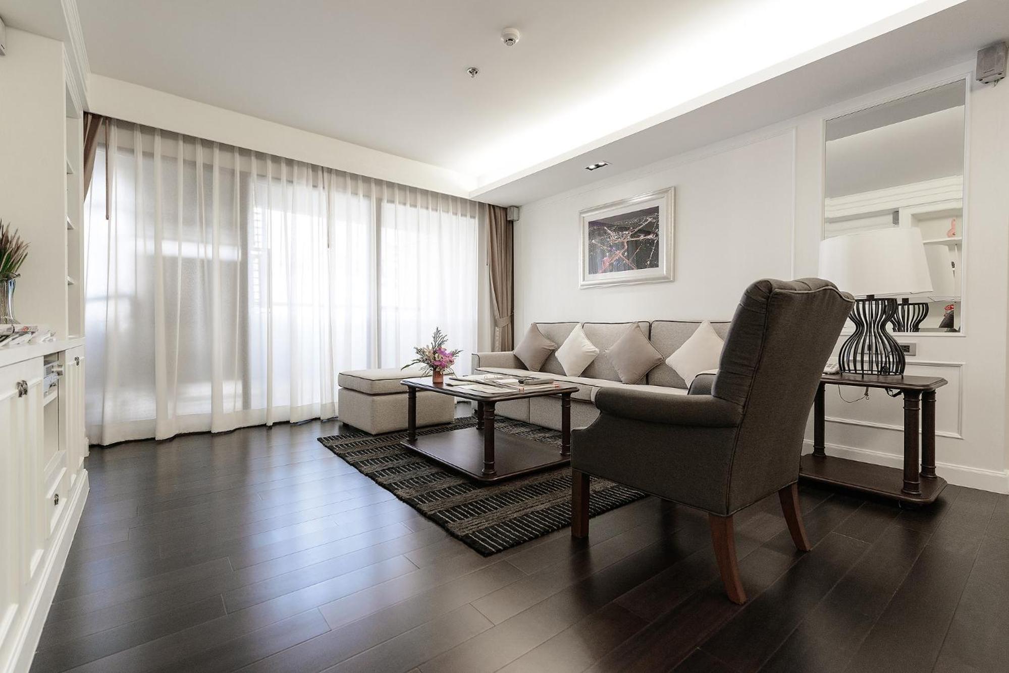 One-Bedroom Platinum Suite photo 2
