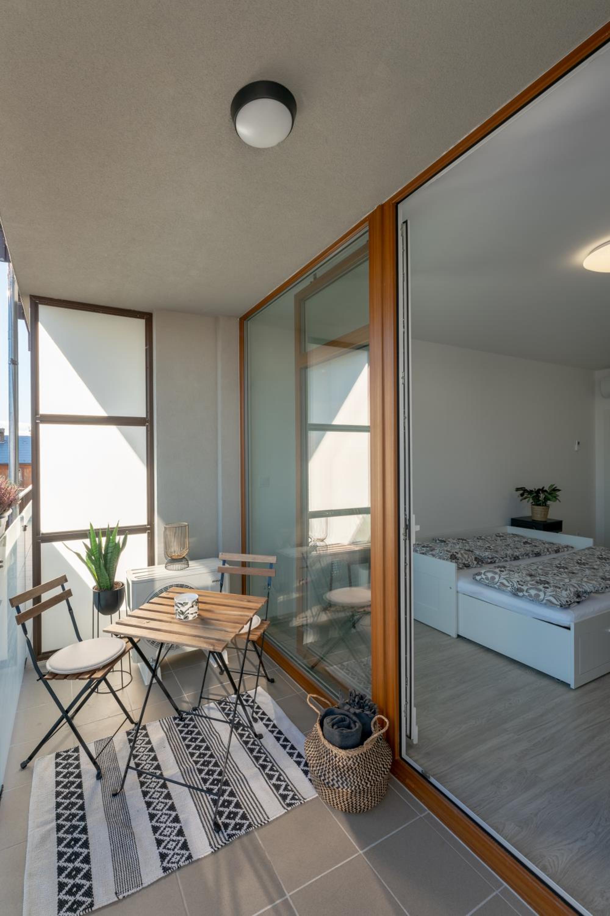 One-Bedroom Apartment - Photo 11