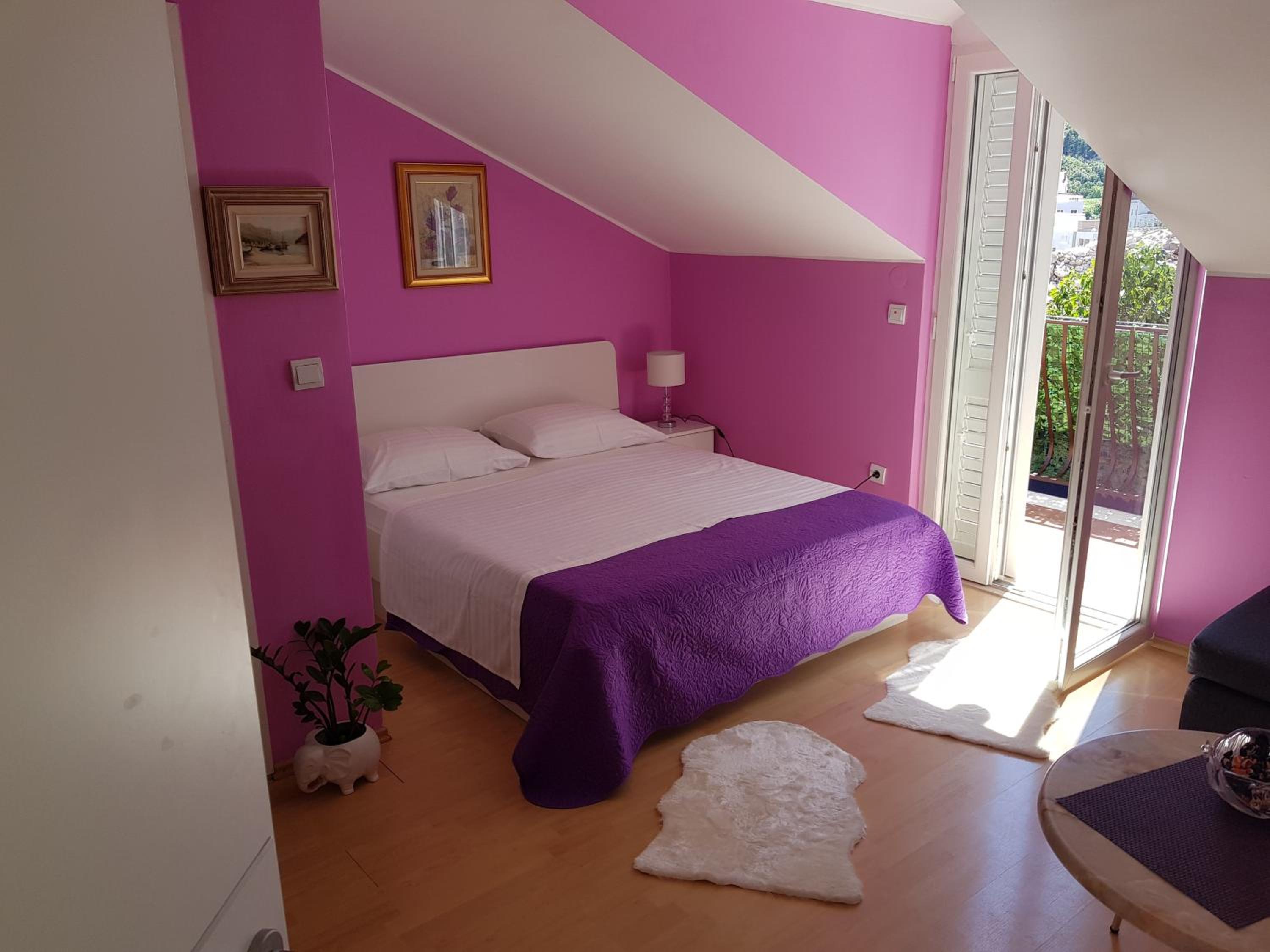 Studio Apartment with Balcony