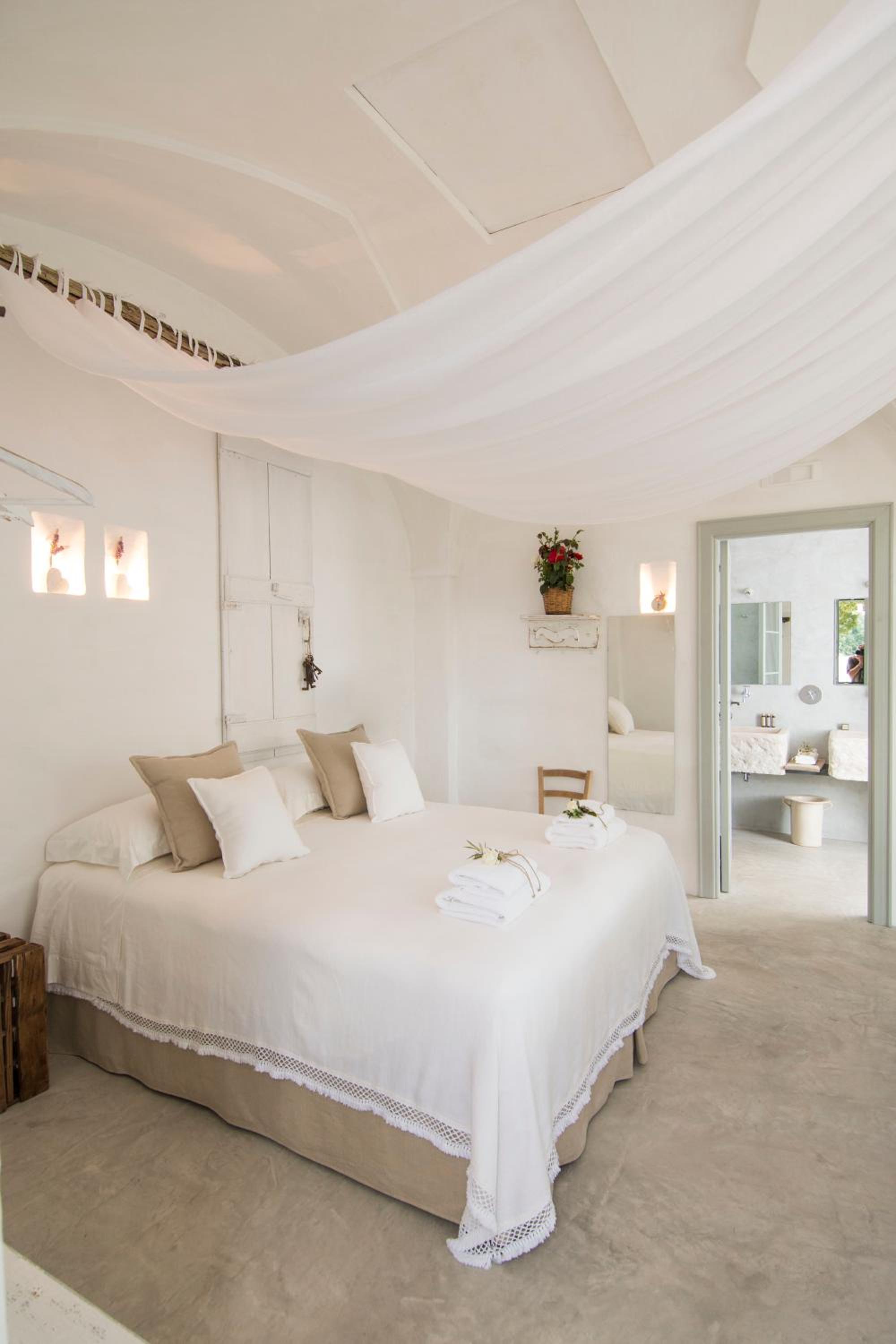 Deluxe Double or Twin Room with Sofa Bed photo 3