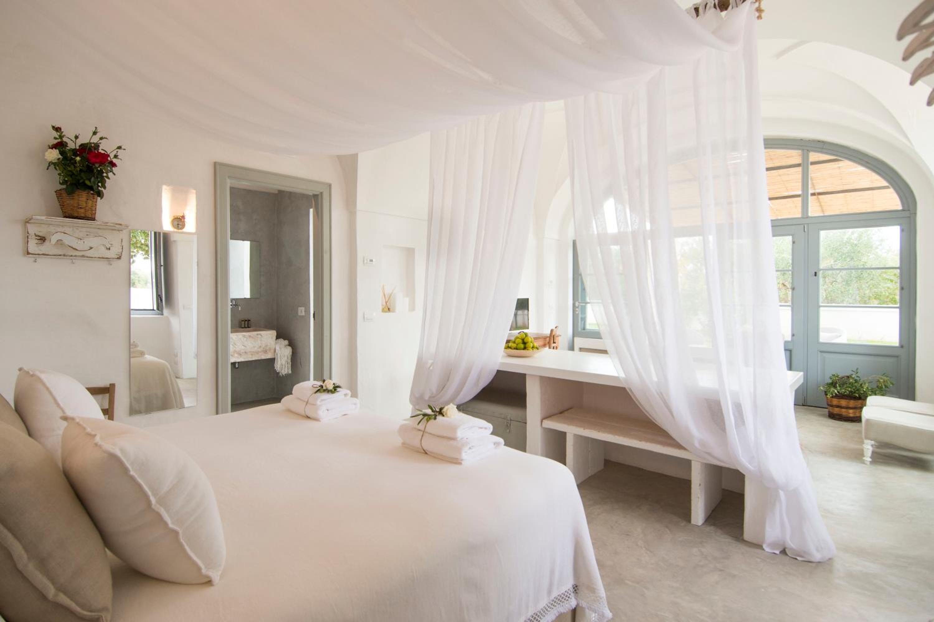 Deluxe Double or Twin Room with Sofa Bed photo 1