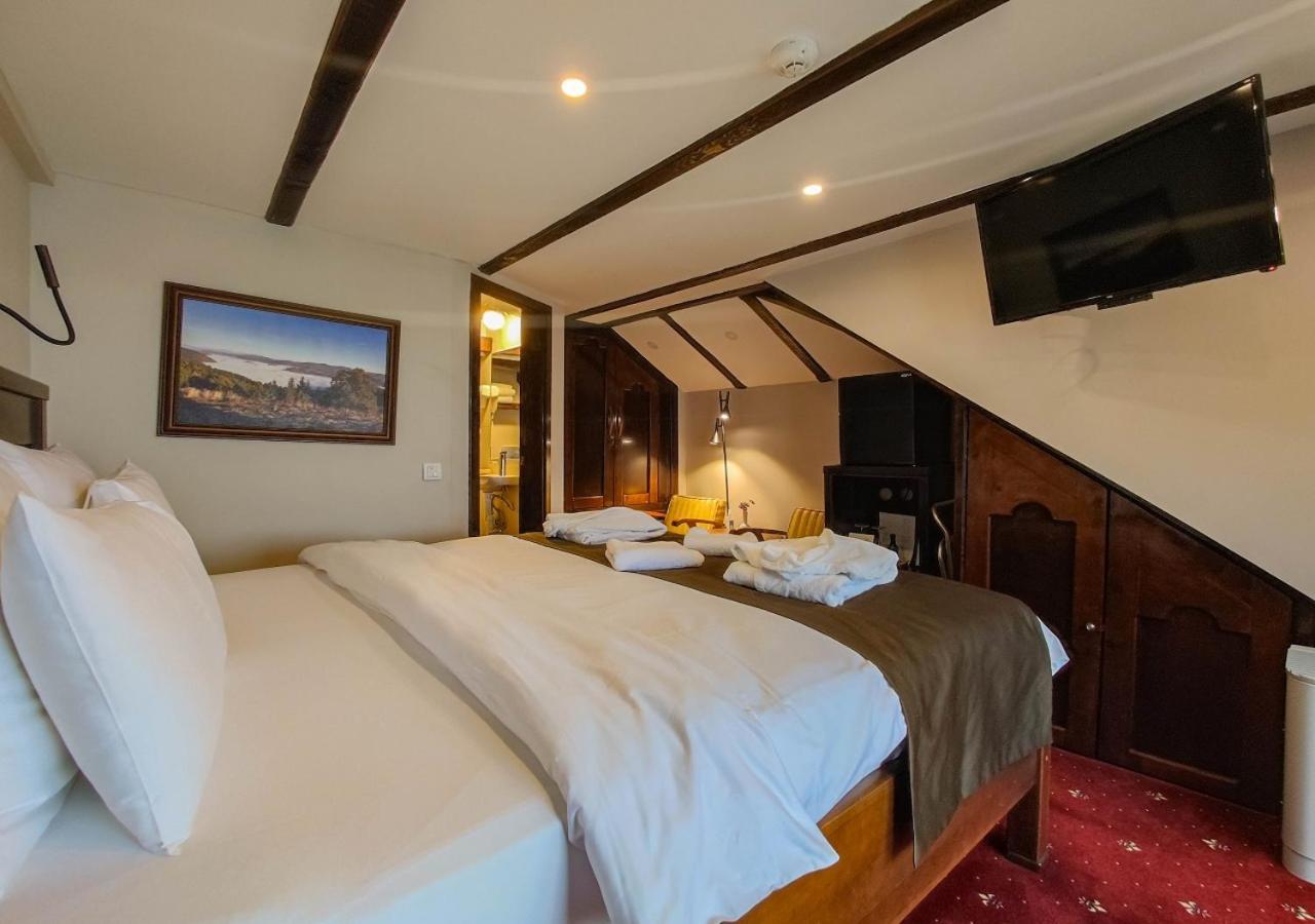 Standard Double Room with River View