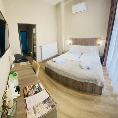 Superior King Room - Photo 1