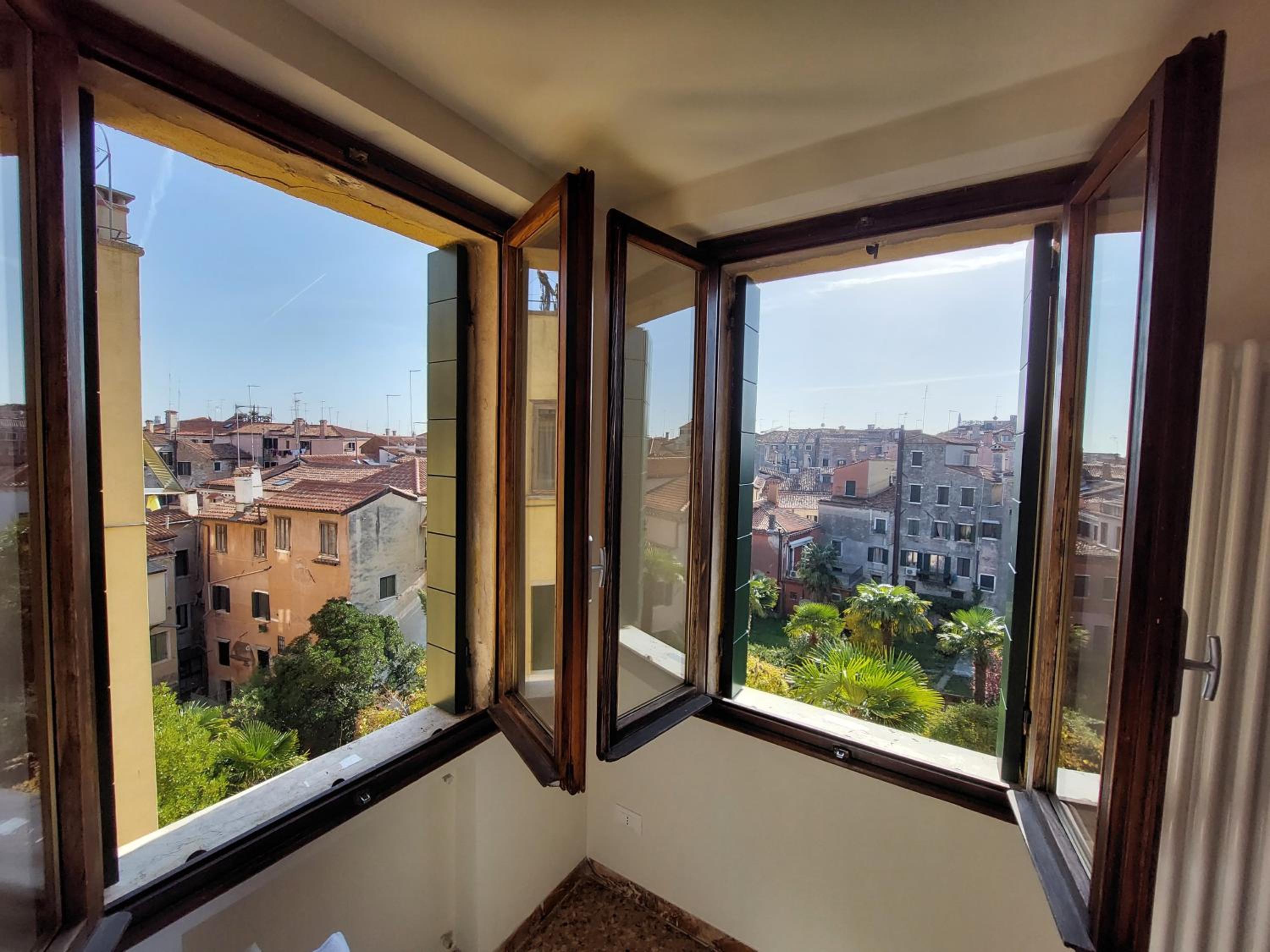 Apartment with Terrace photo 2