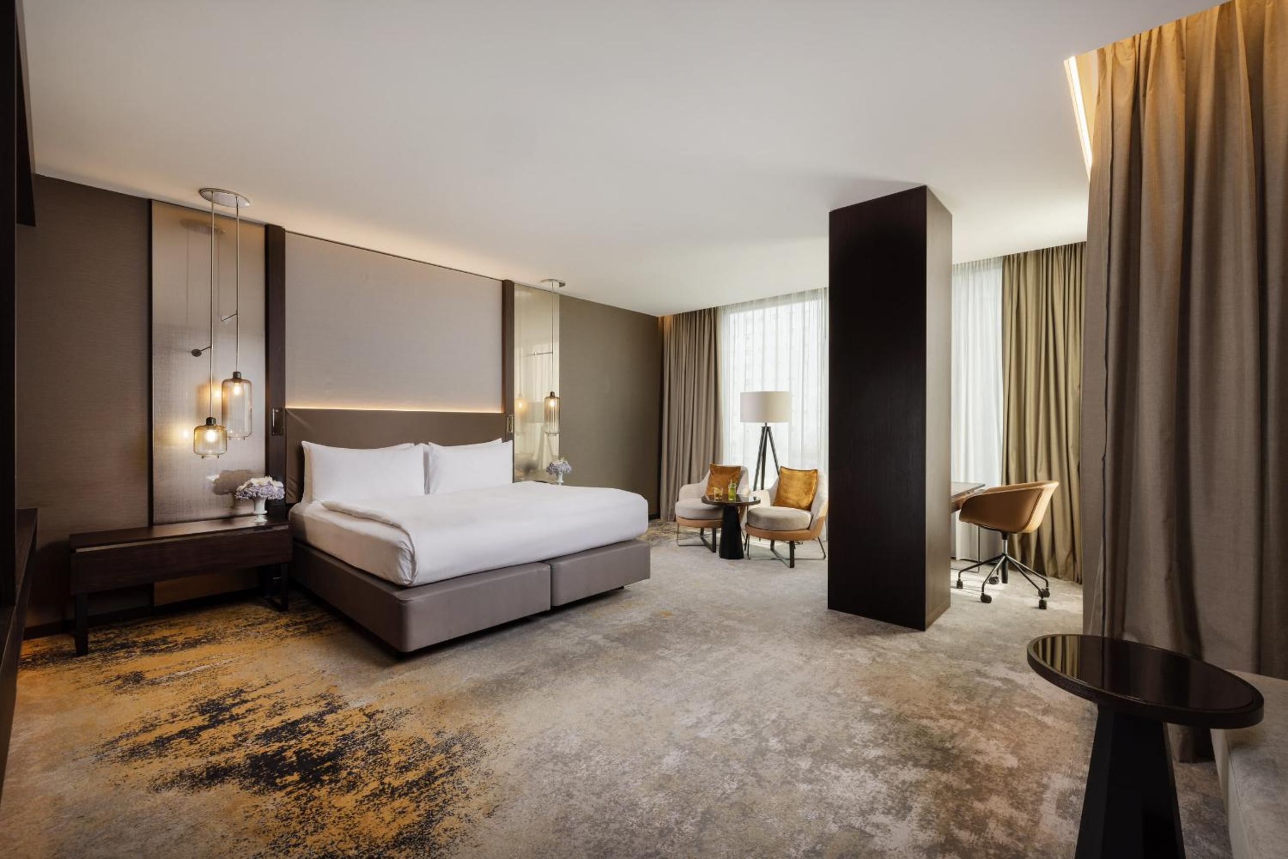 Premium King Room photo 1