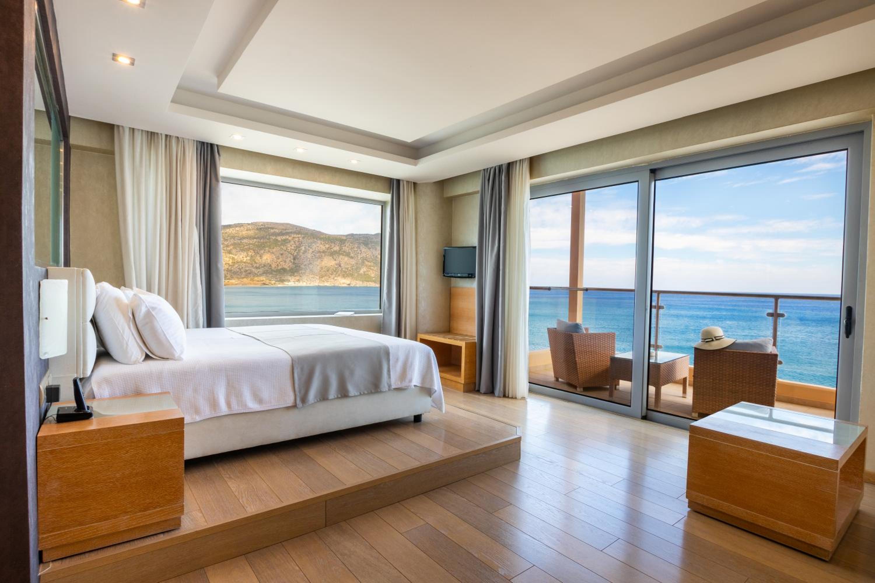 Junior Suite with Sea View photo 1