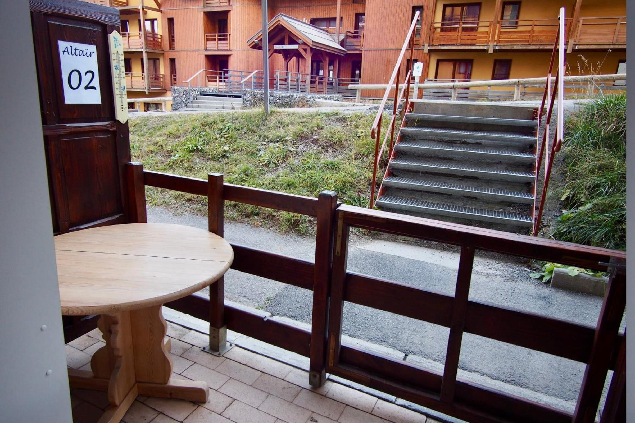 Studio Apartment - Photo 4