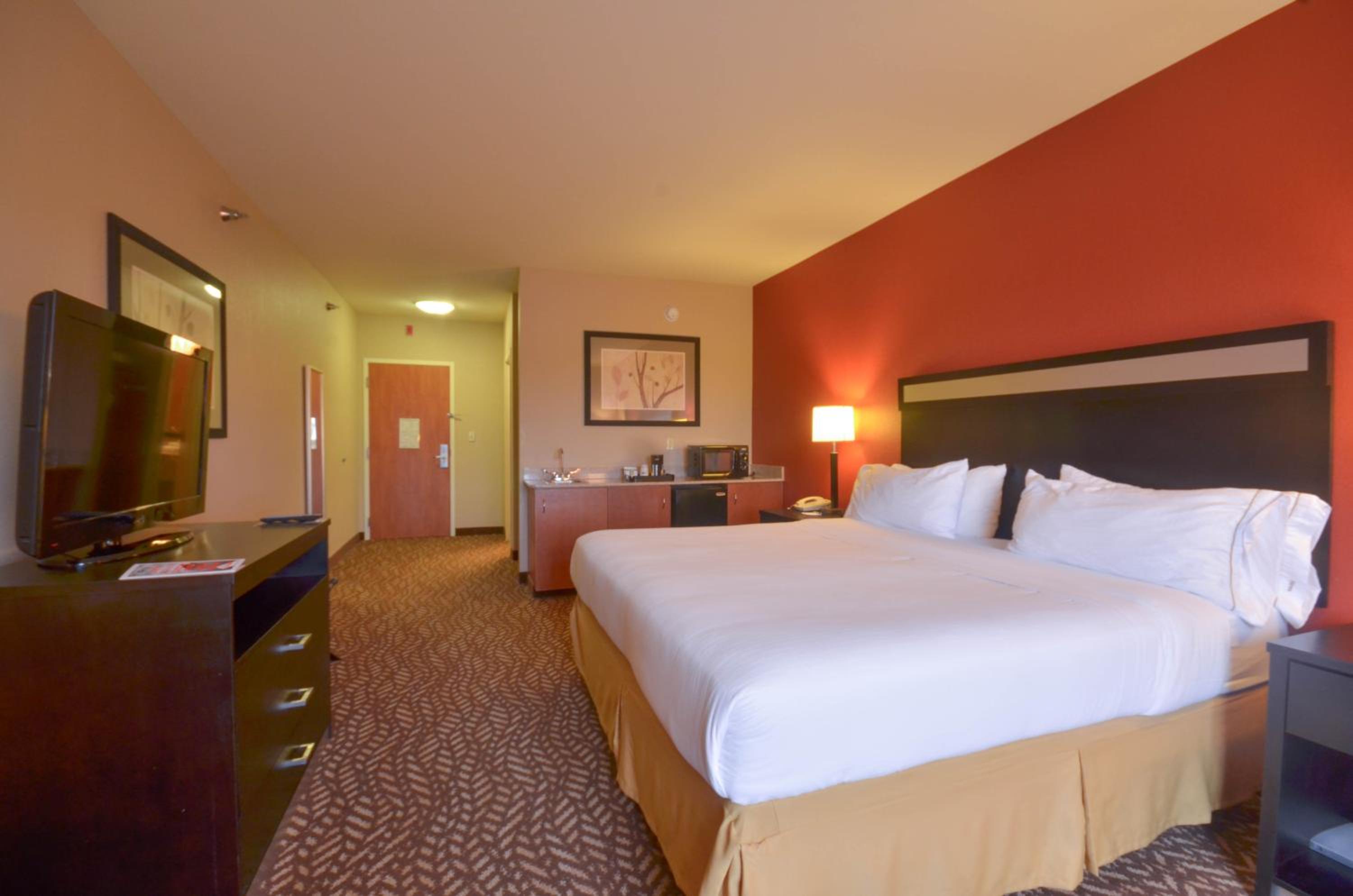 King Suite with Sofa Bed - Photo 2