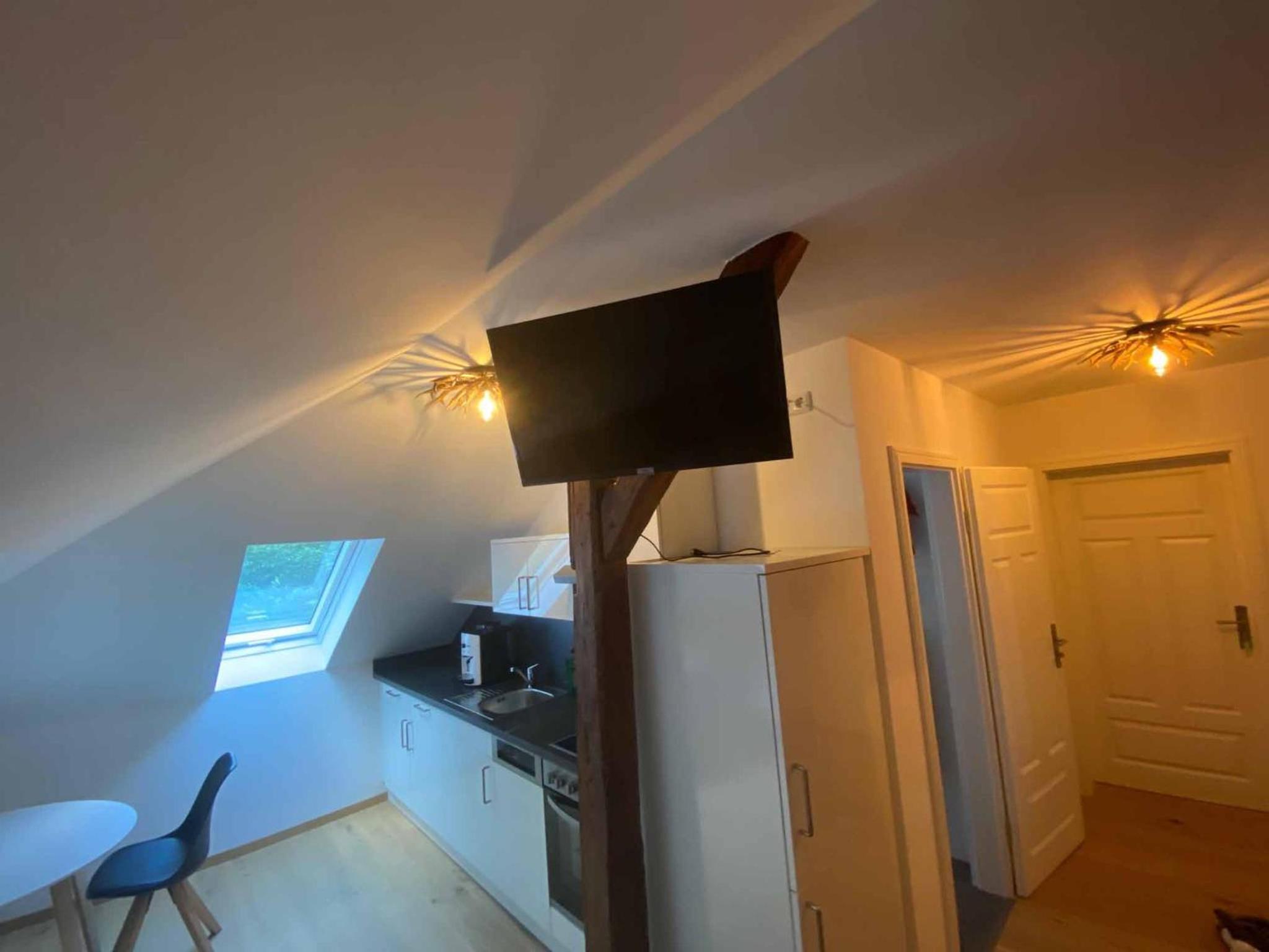 One-Bedroom Apartment - Photo 2