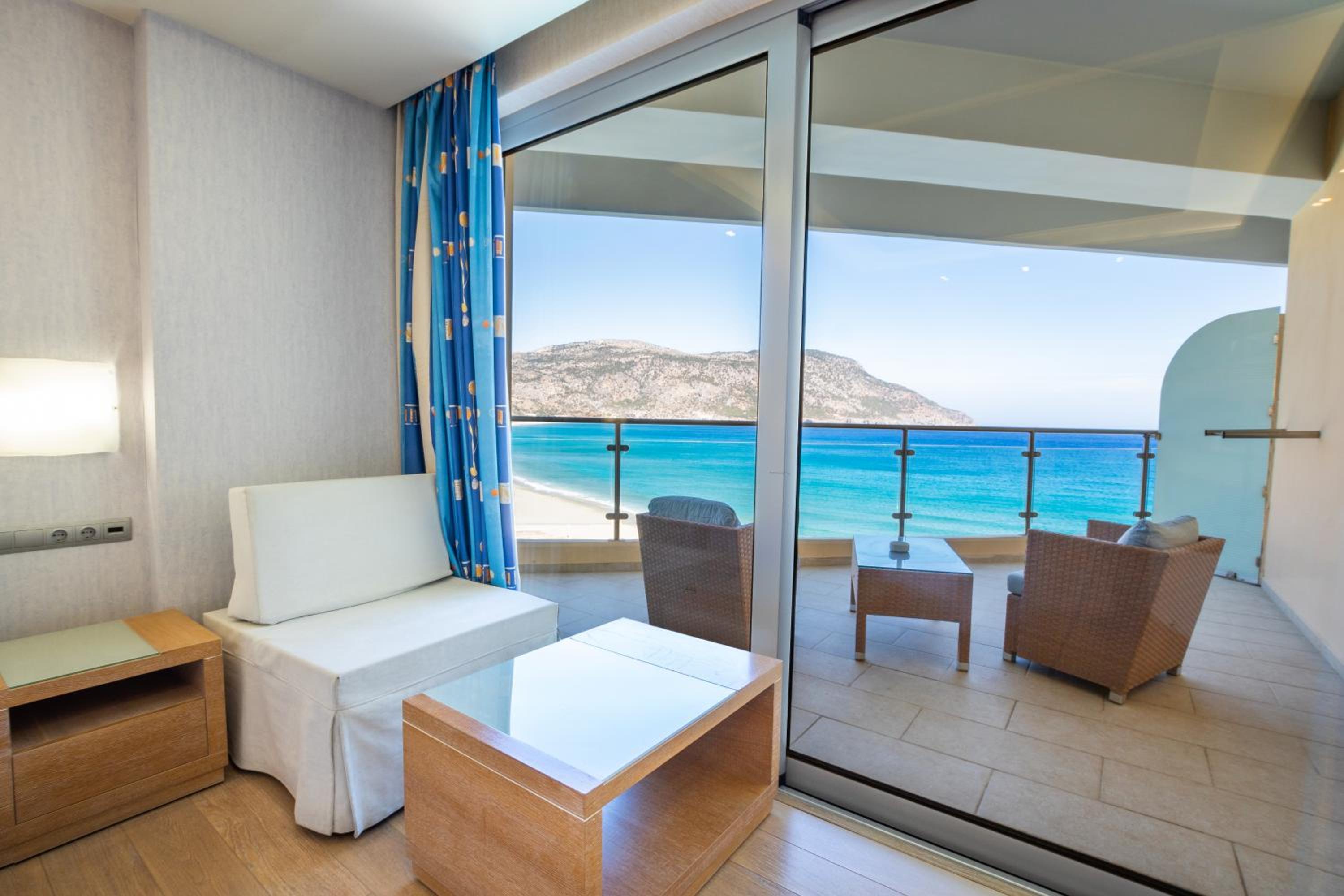 Standard Room with Sea View - Photo 4