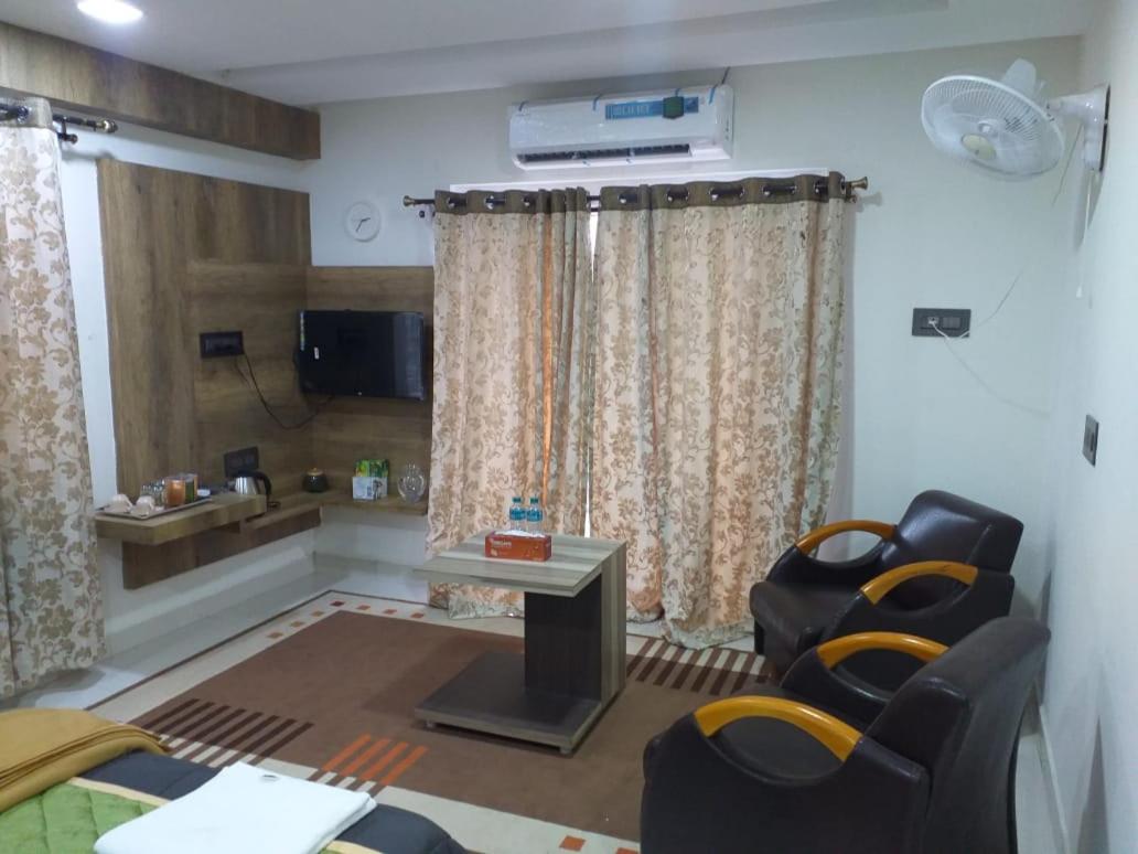 Deluxe Double or Twin Room with Balcony - Photo 4