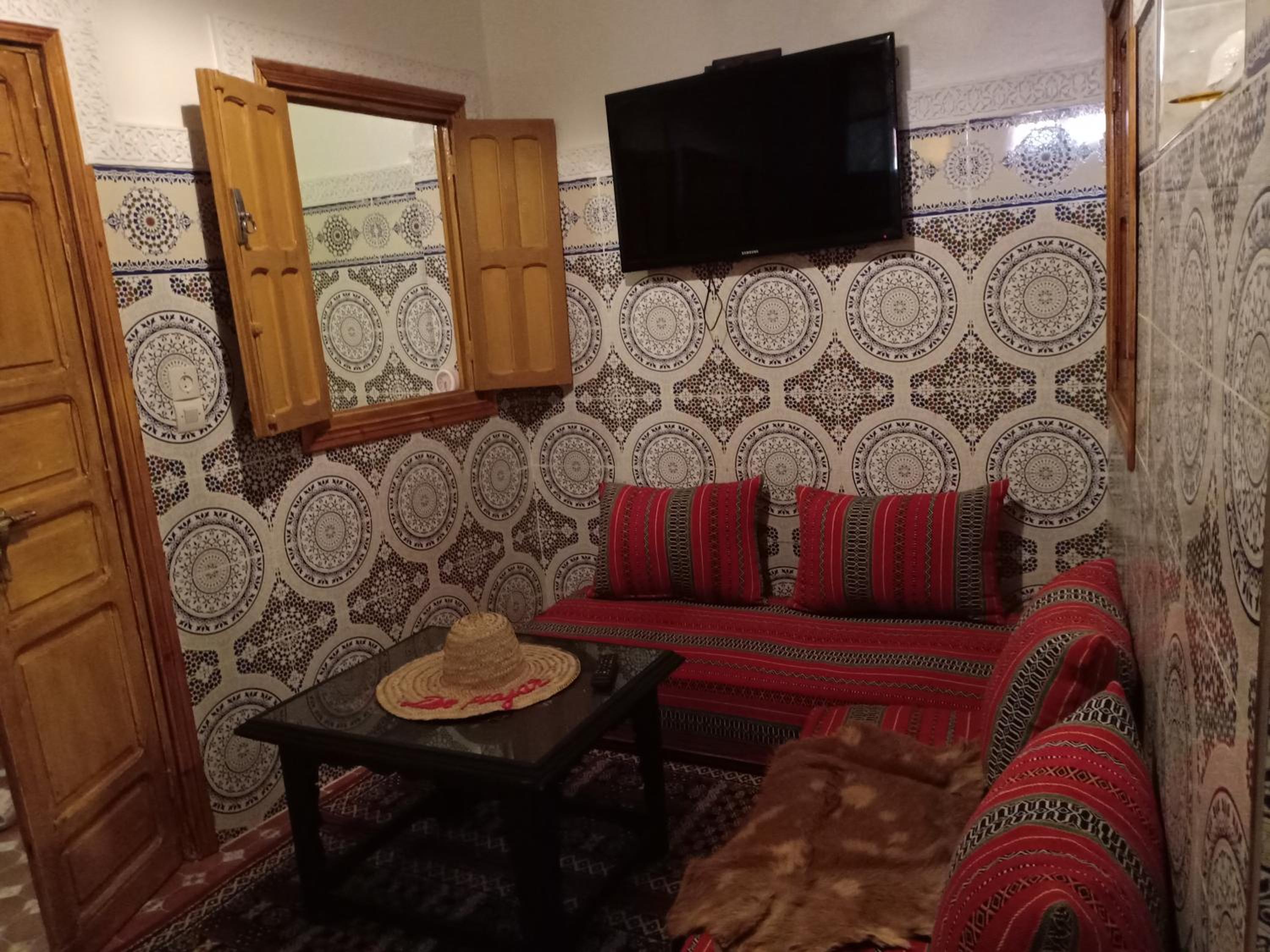 Apartment - Ground Floor - Photo 1