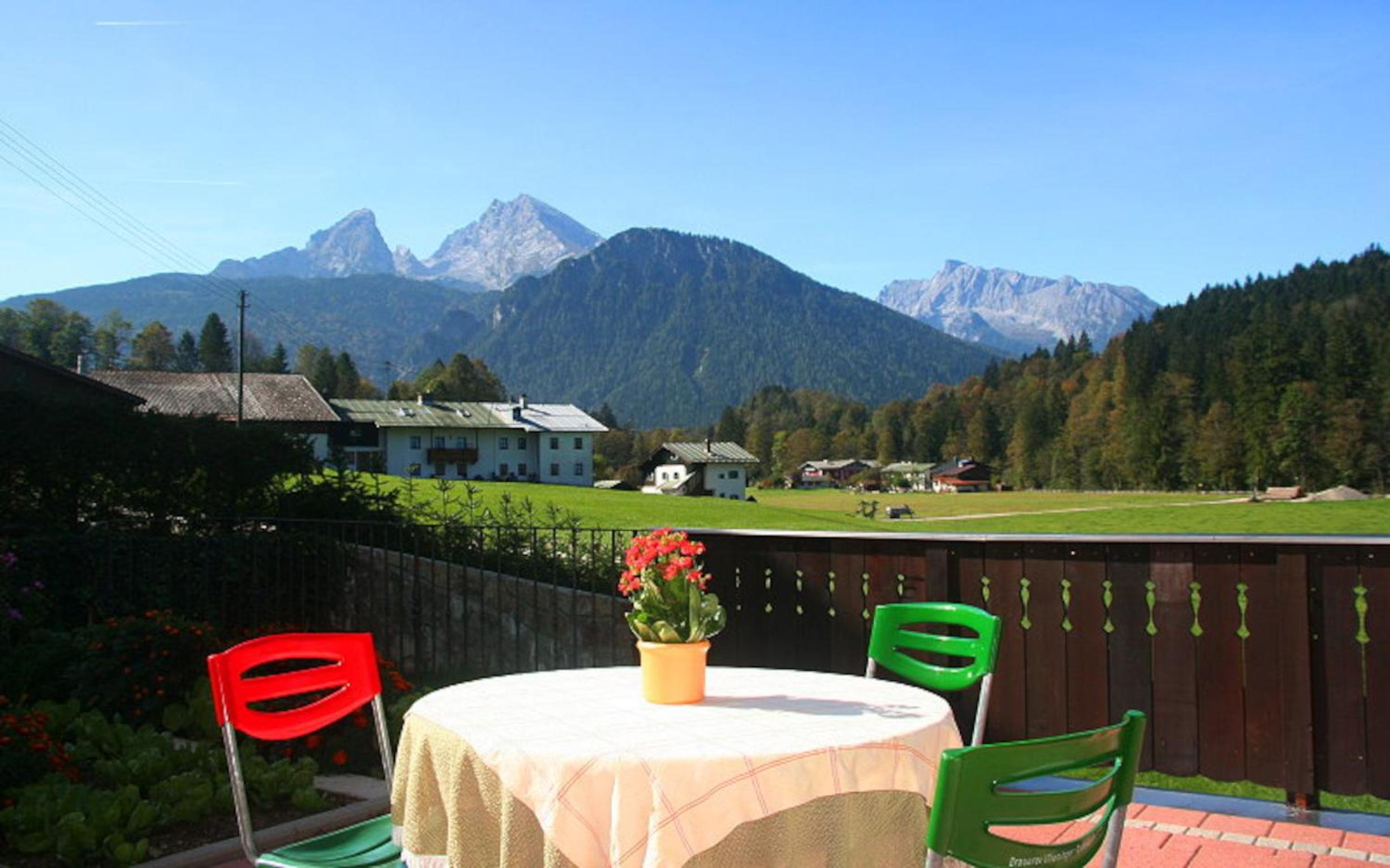 Apartment with Mountain View photo 3