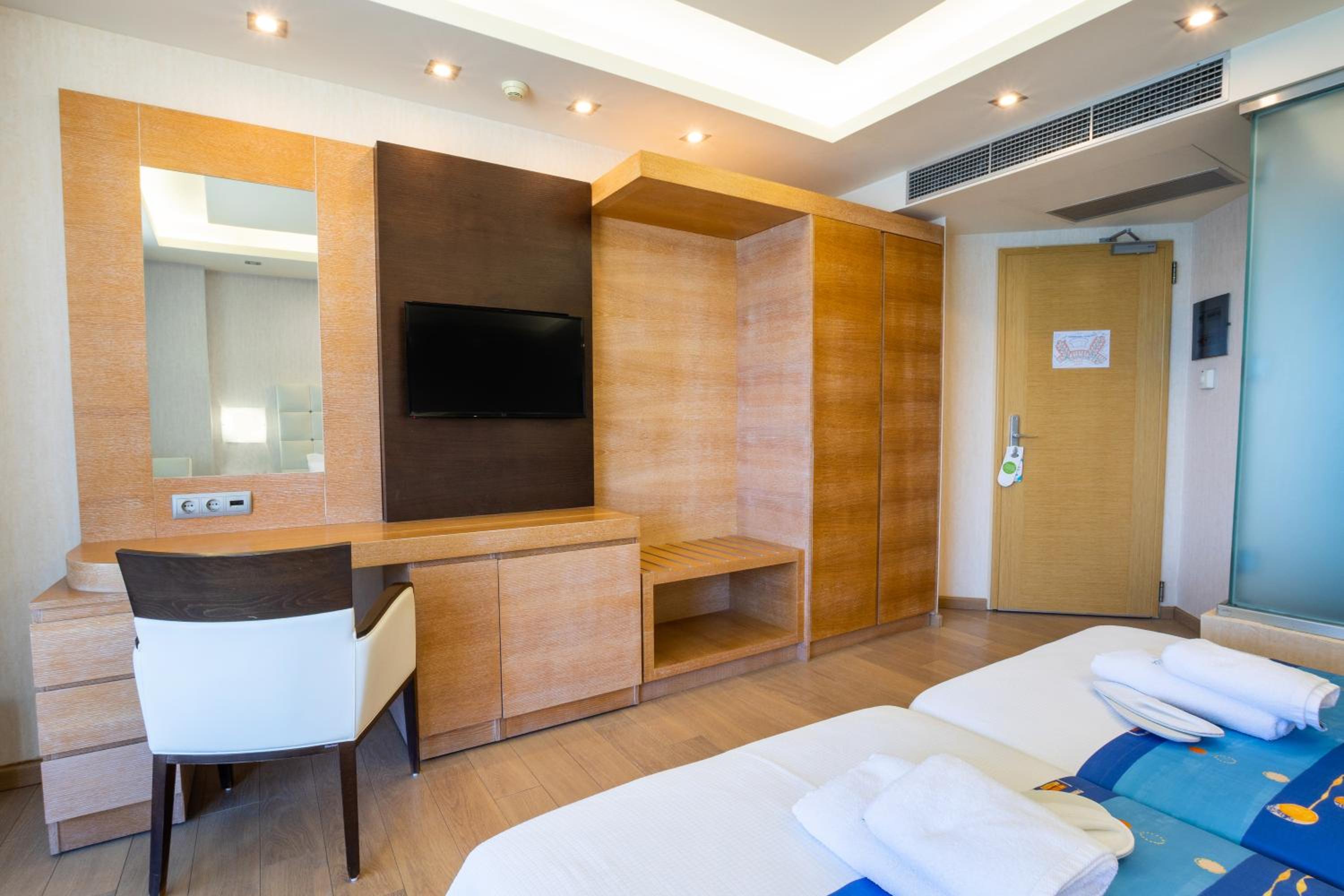 Standard Room with Sea View - Photo 1