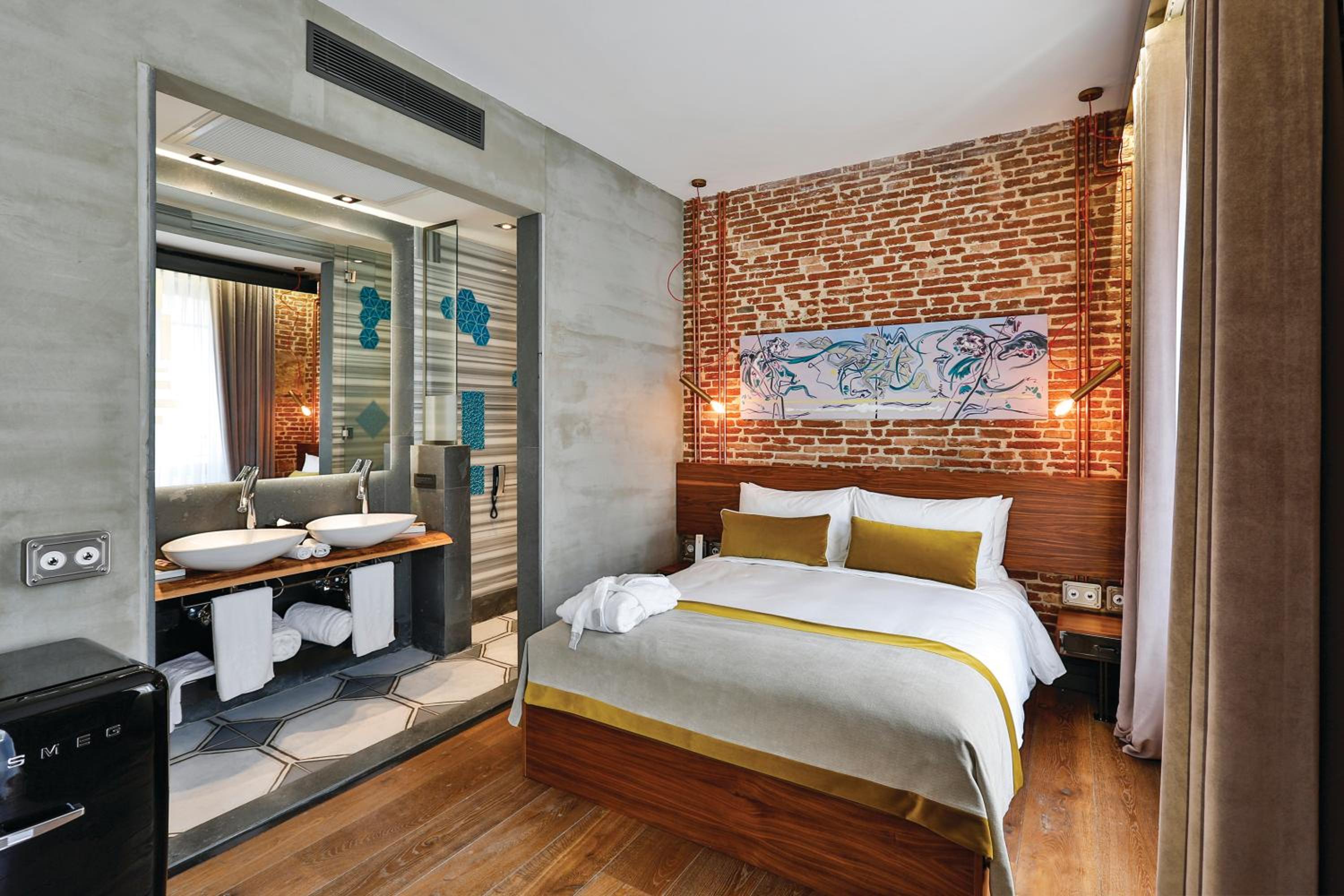 Junior Suite with Balcony photo 2
