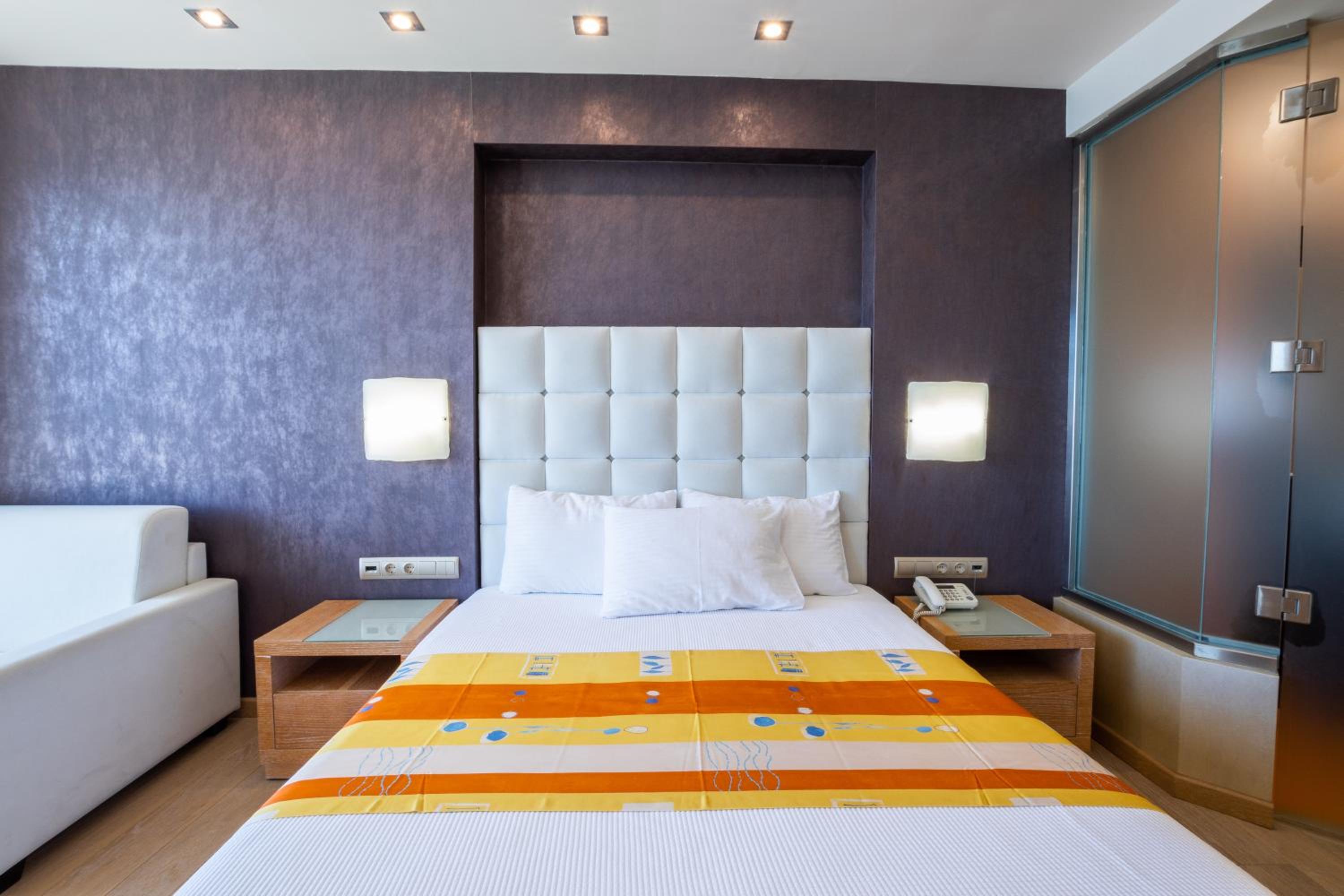 Standard Room with Sea View - Photo 8