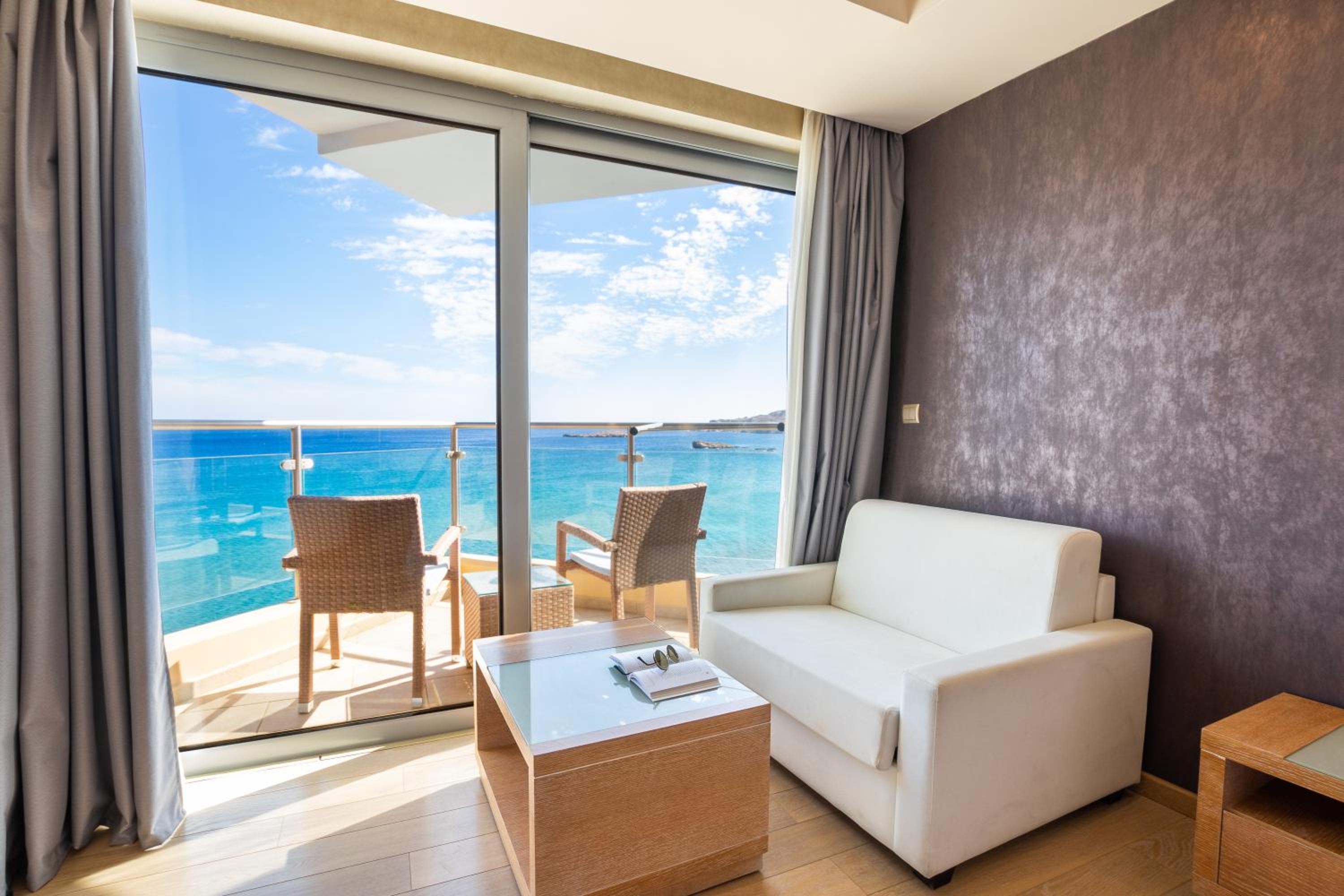 Standard Room with Sea View - Photo 7