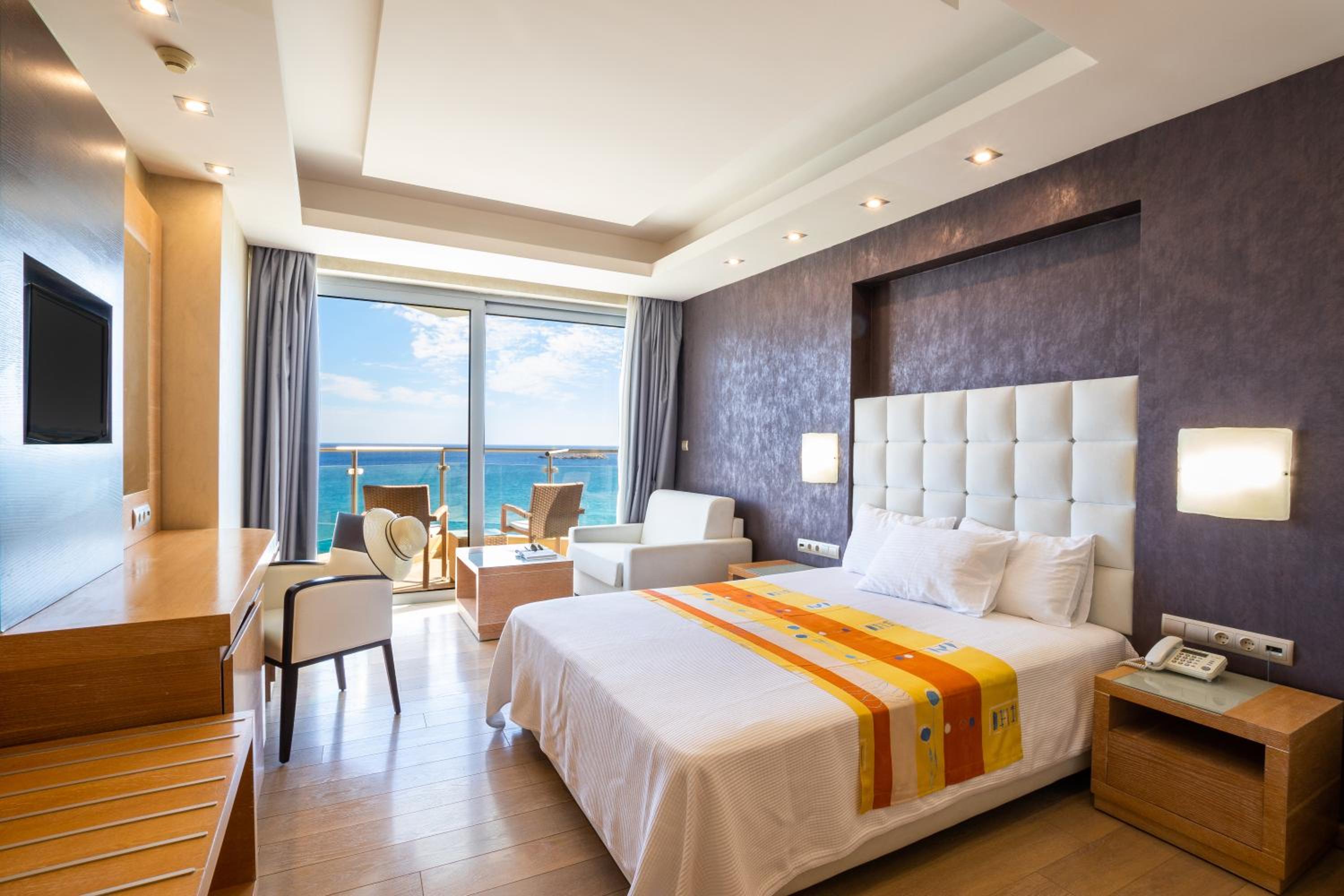 Standard Room with Sea View - Photo 6