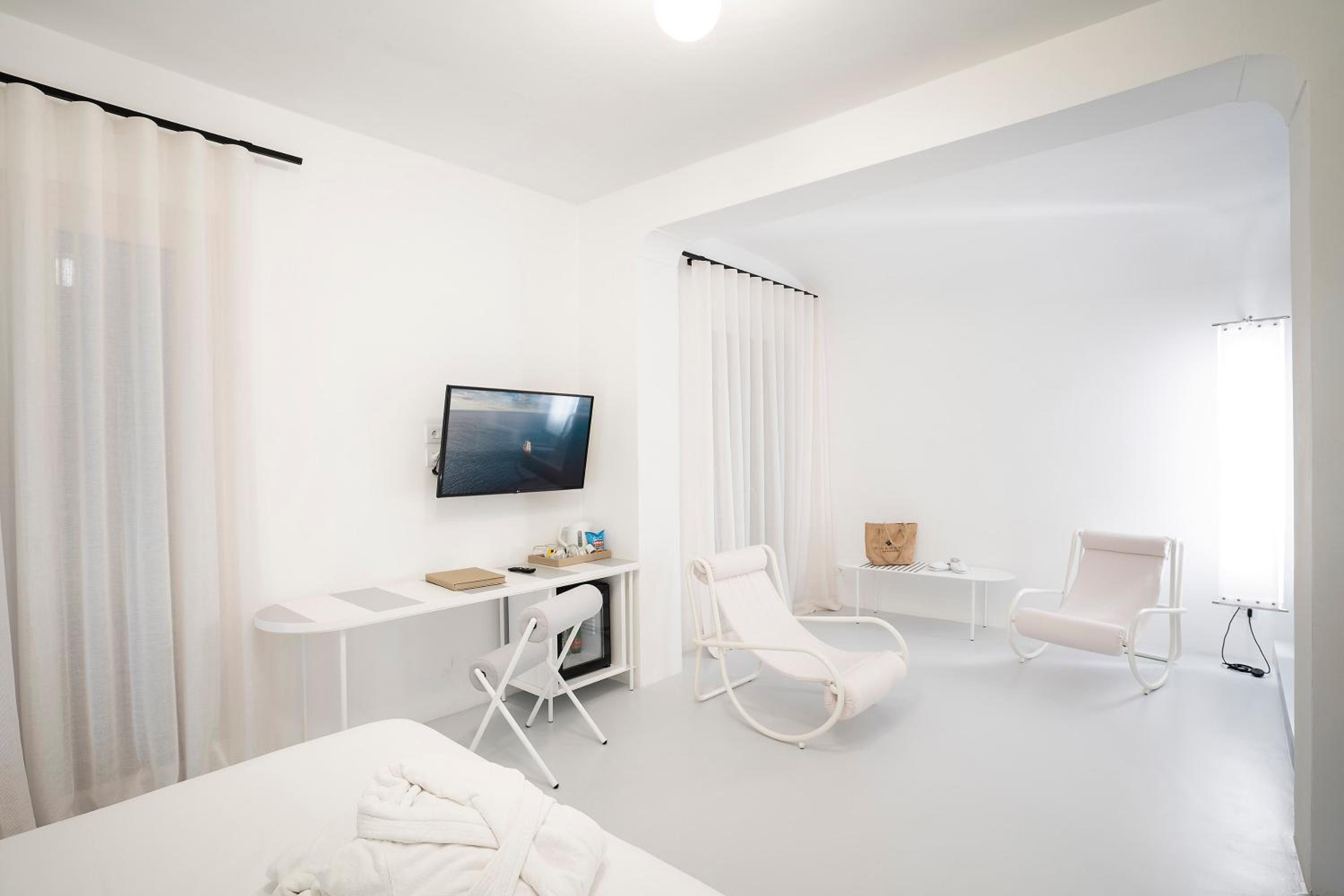 Junior Suite with Balcony and Terrace and Sea View - Photo 1