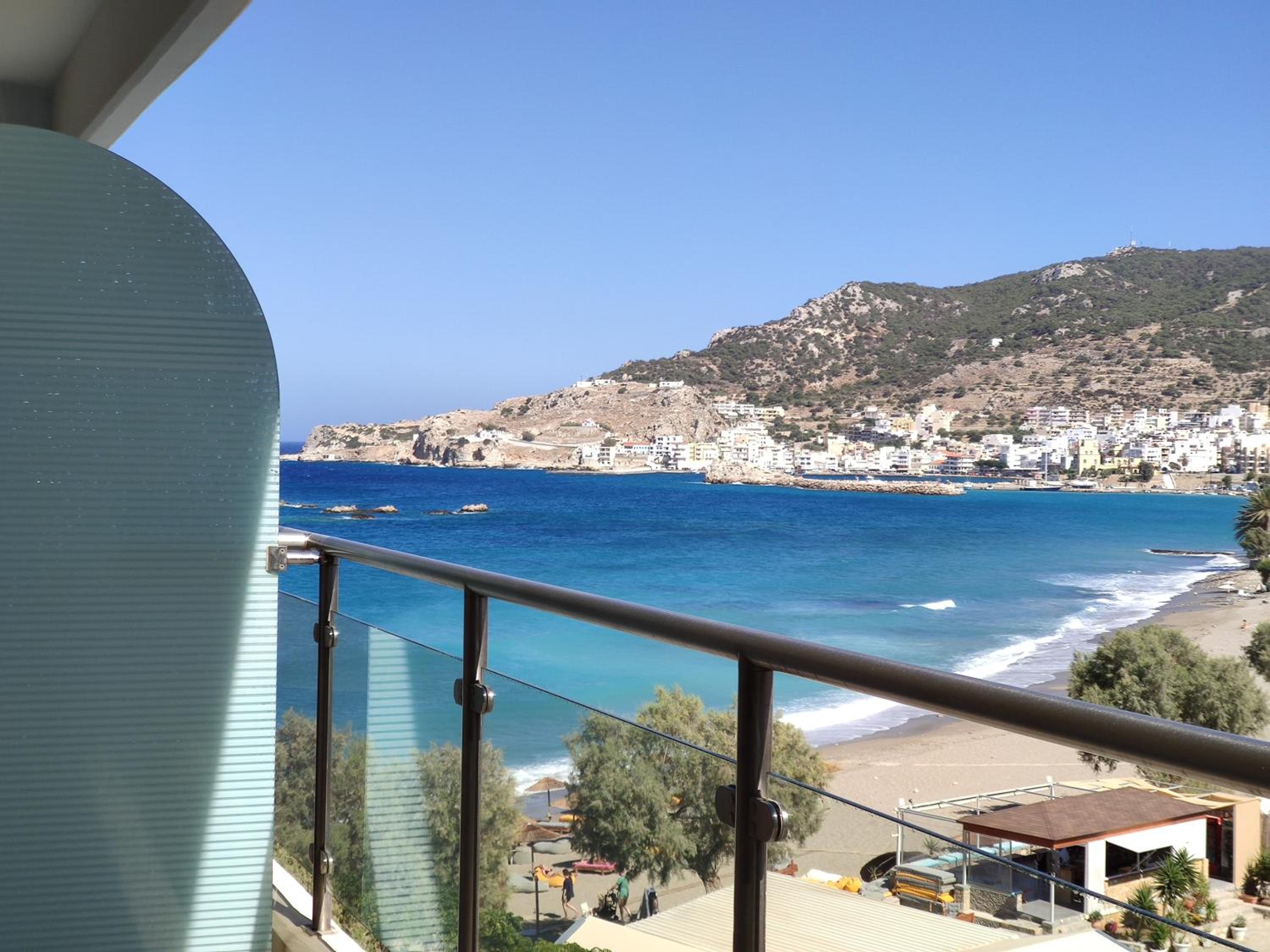 Standard Room with Side Sea View - Photo 3