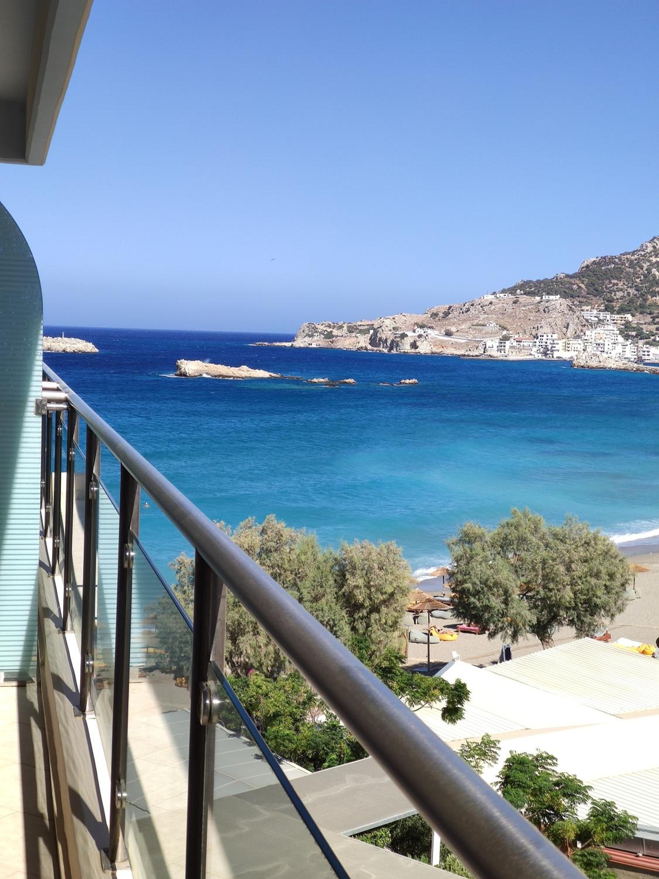 Standard Room with Side Sea View - Photo 2