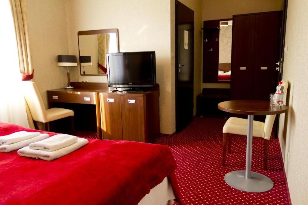 Double Room - Photo 2
