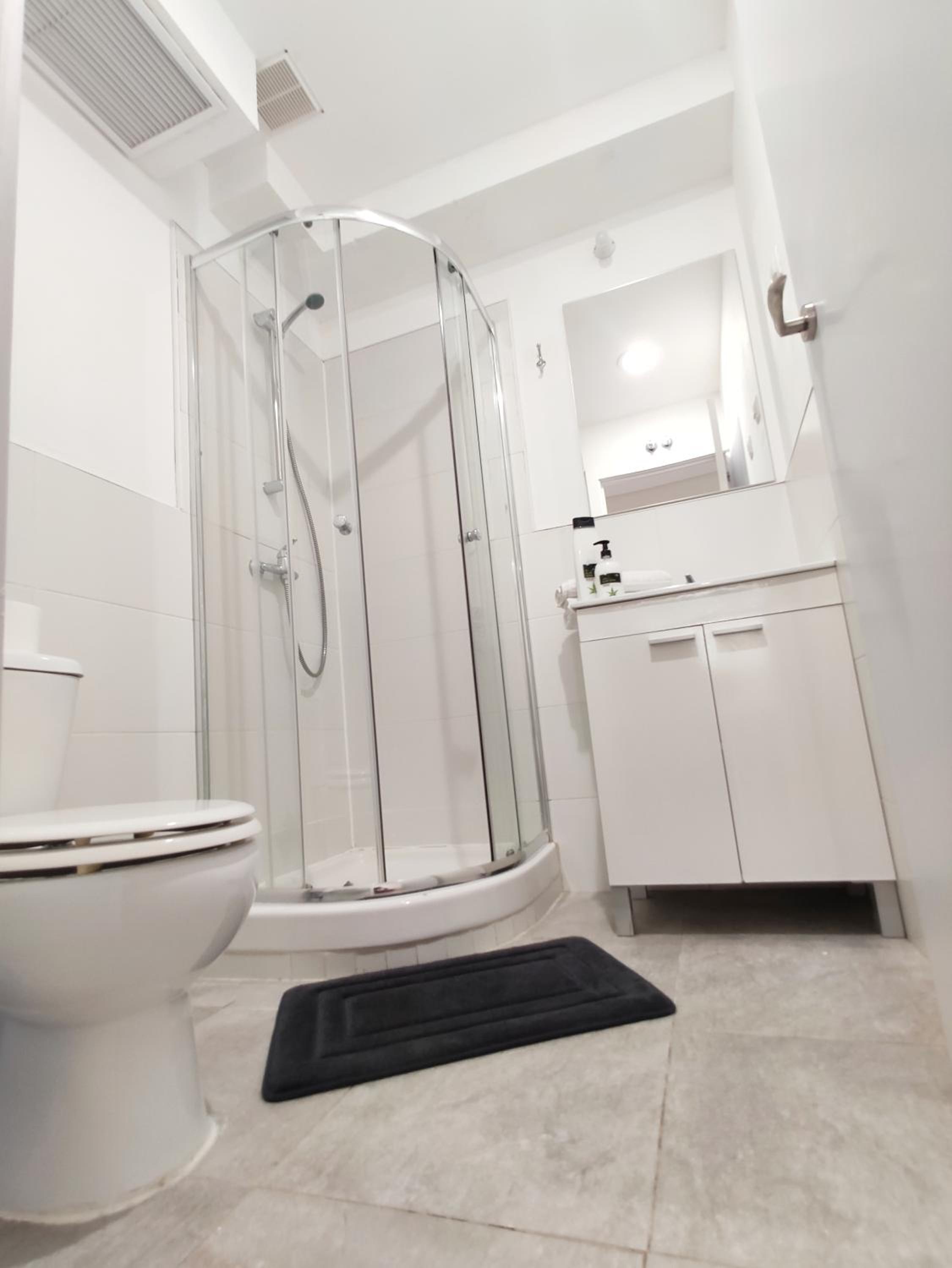 Triple Room with Private Bathroom - Photo 3