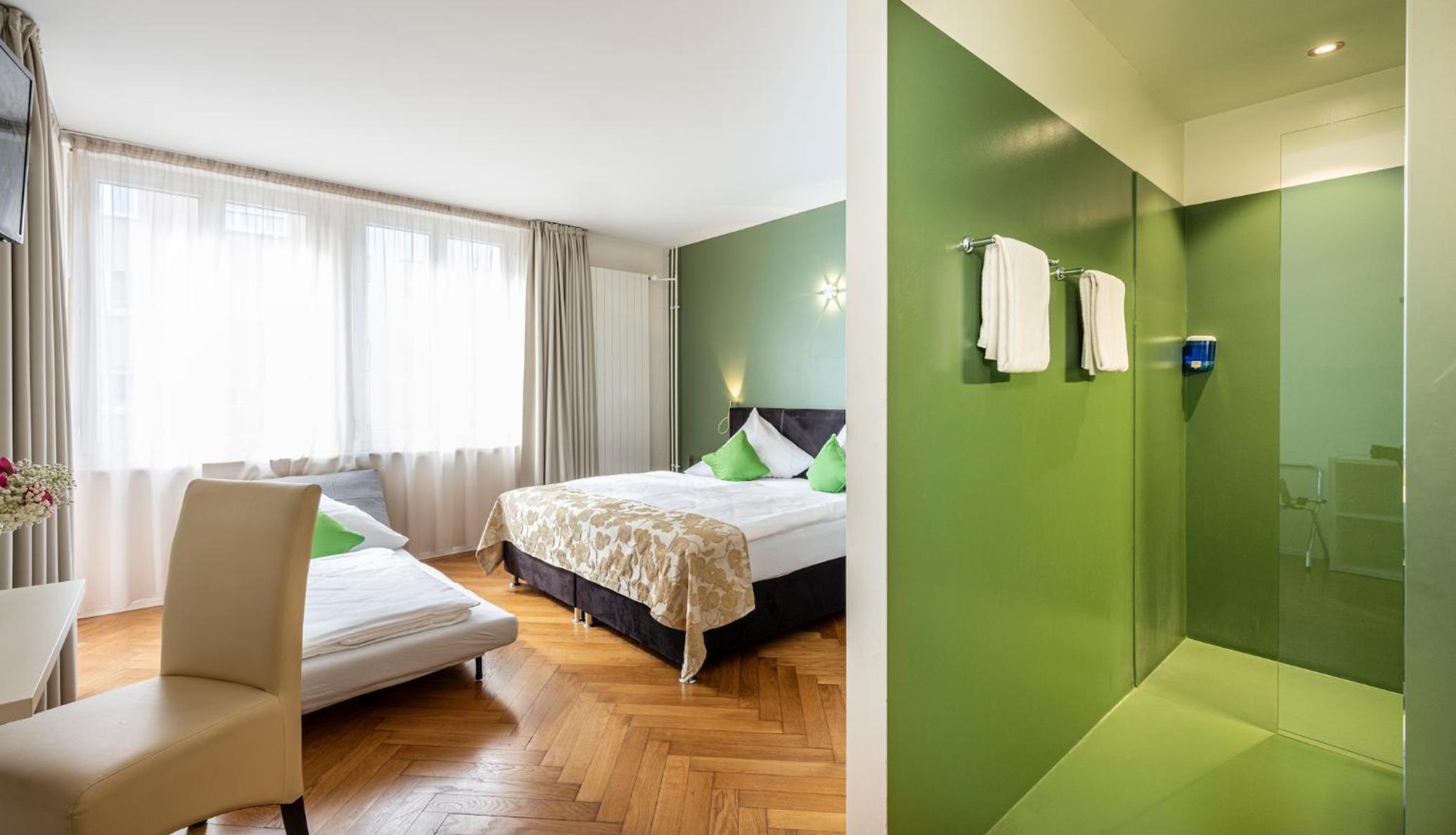 Double Room - Photo 6