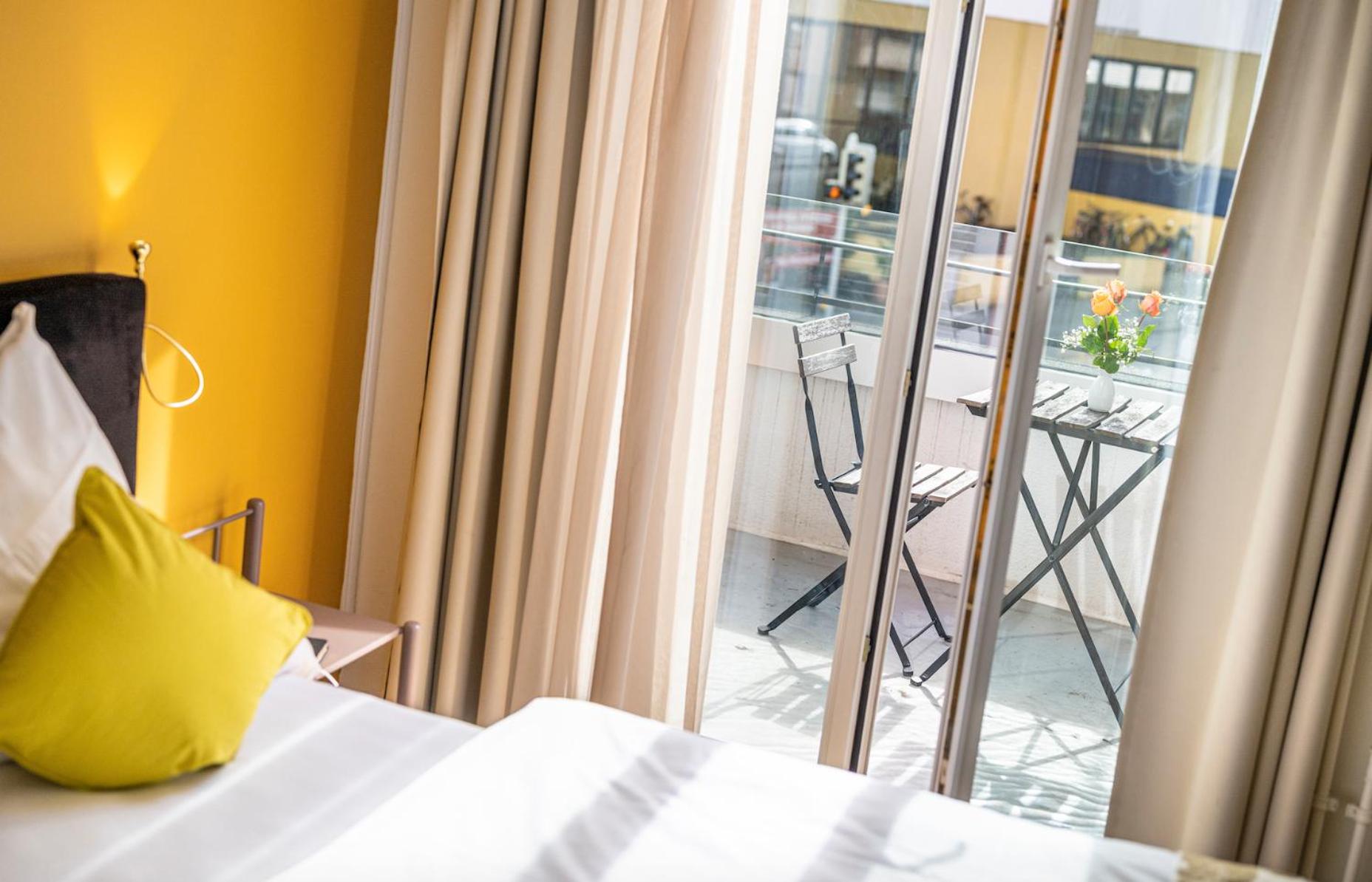 Double Room with Balcony - Photo 2