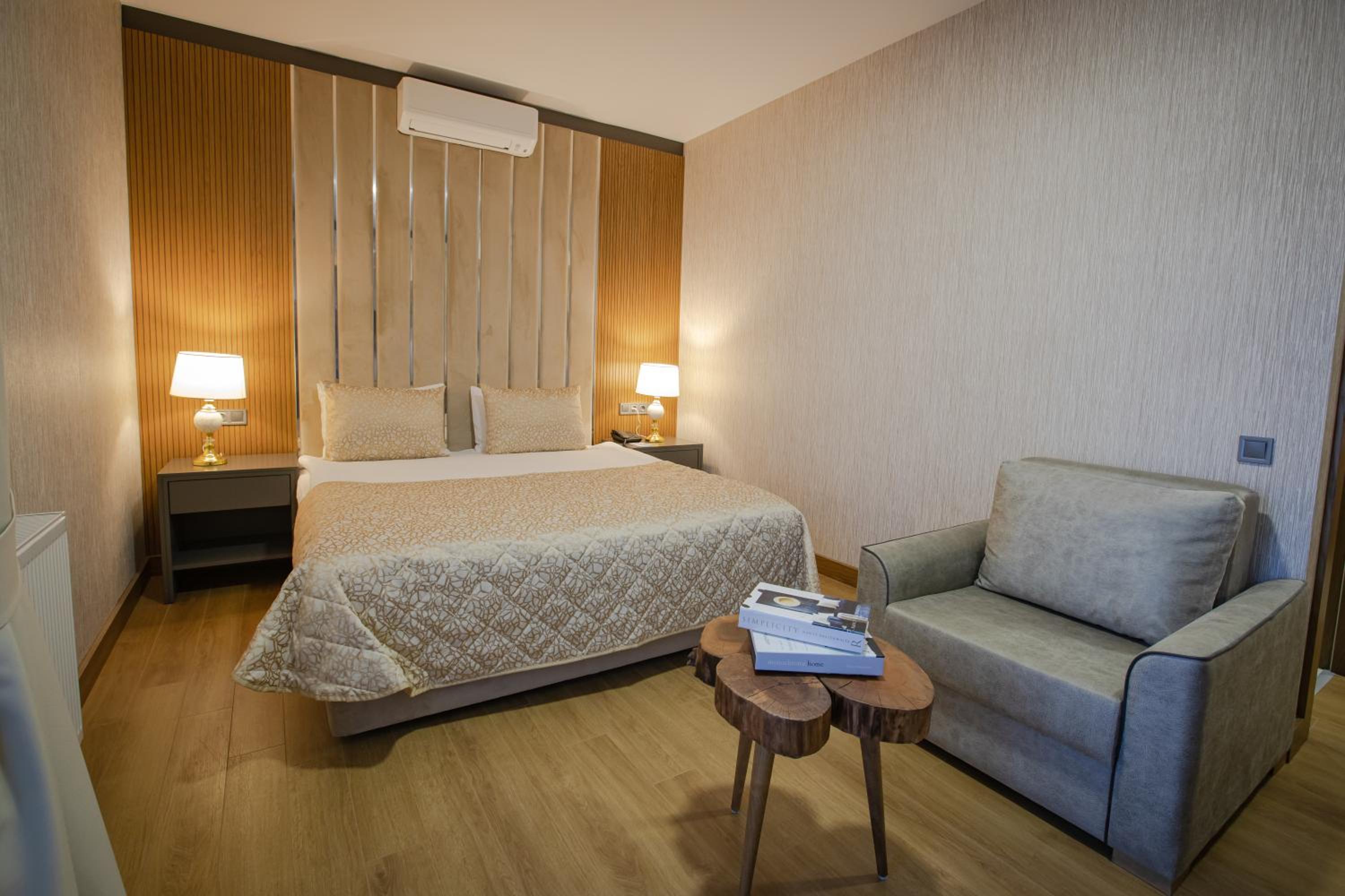 Deluxe Room - Photo 6