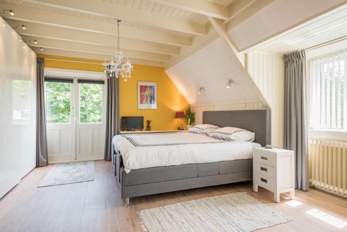 Two-Bedroom House photo 3