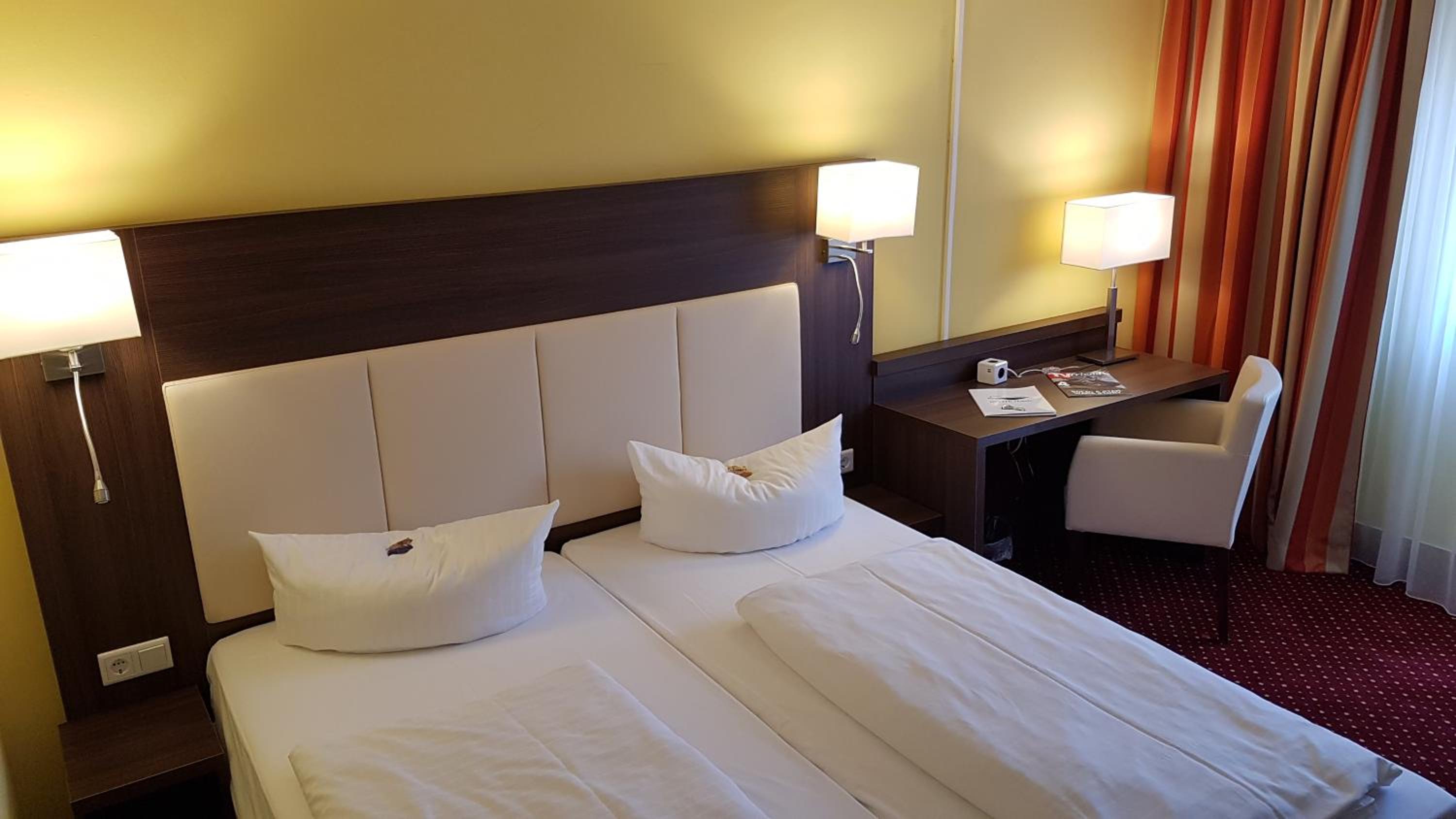 Standard Double Room - Photo 2