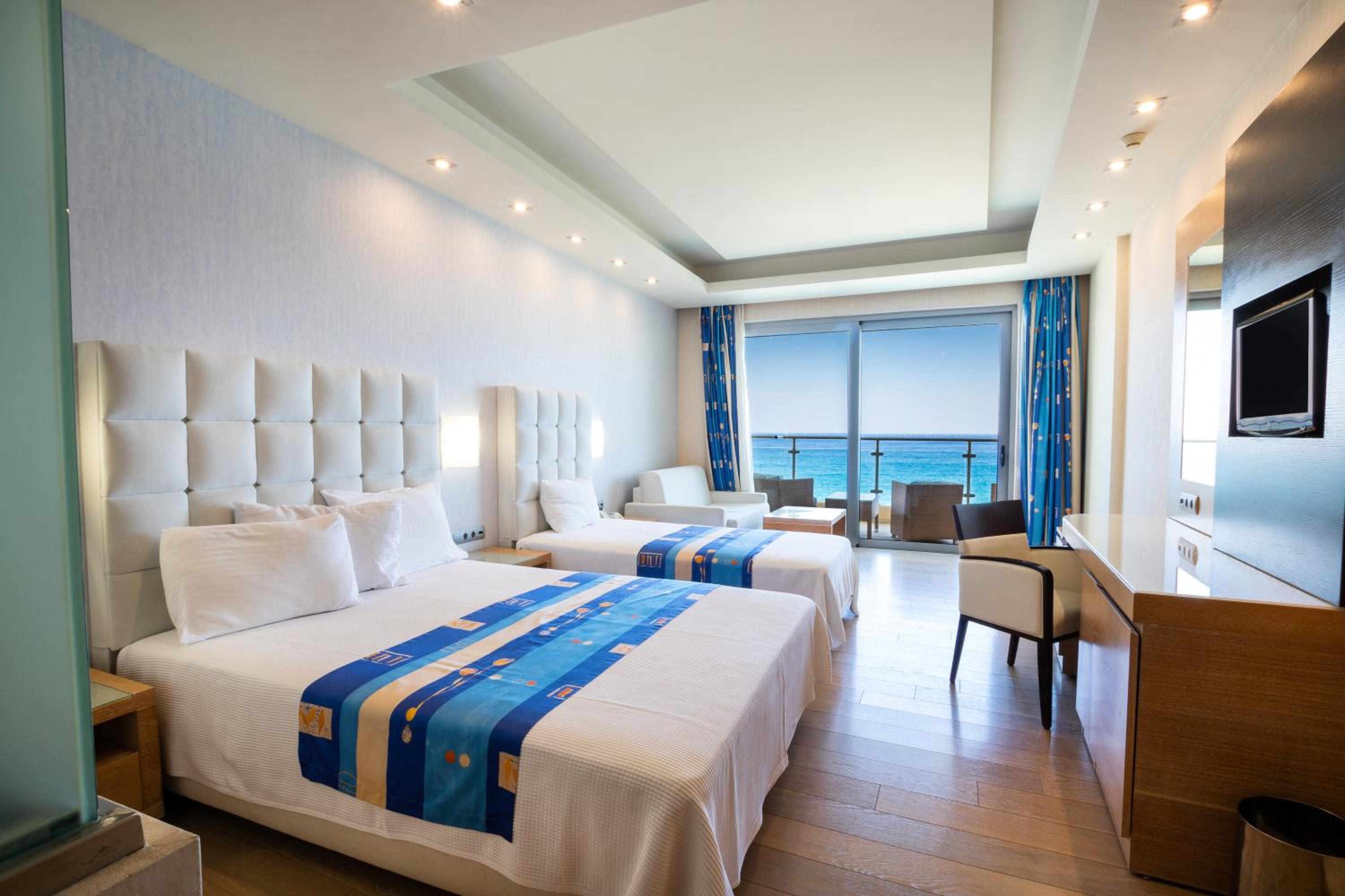 Triple Room with Sea View