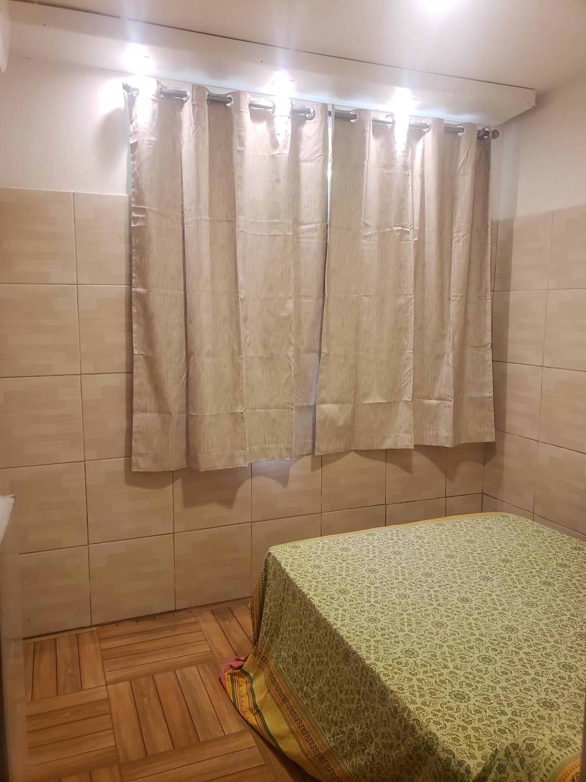 One-Bedroom Apartment - Photo 1