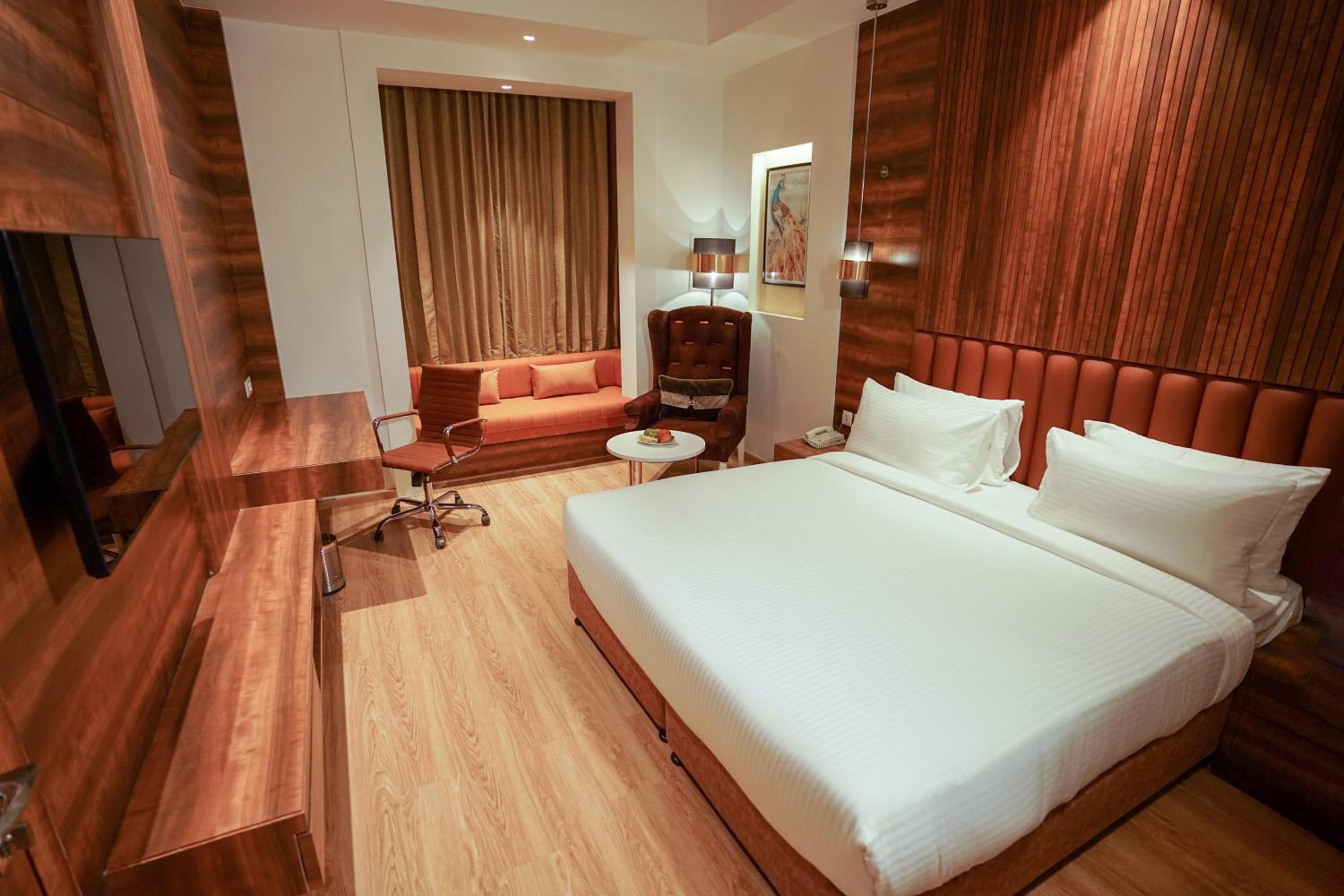 Executive King Suite - Non-Smoking