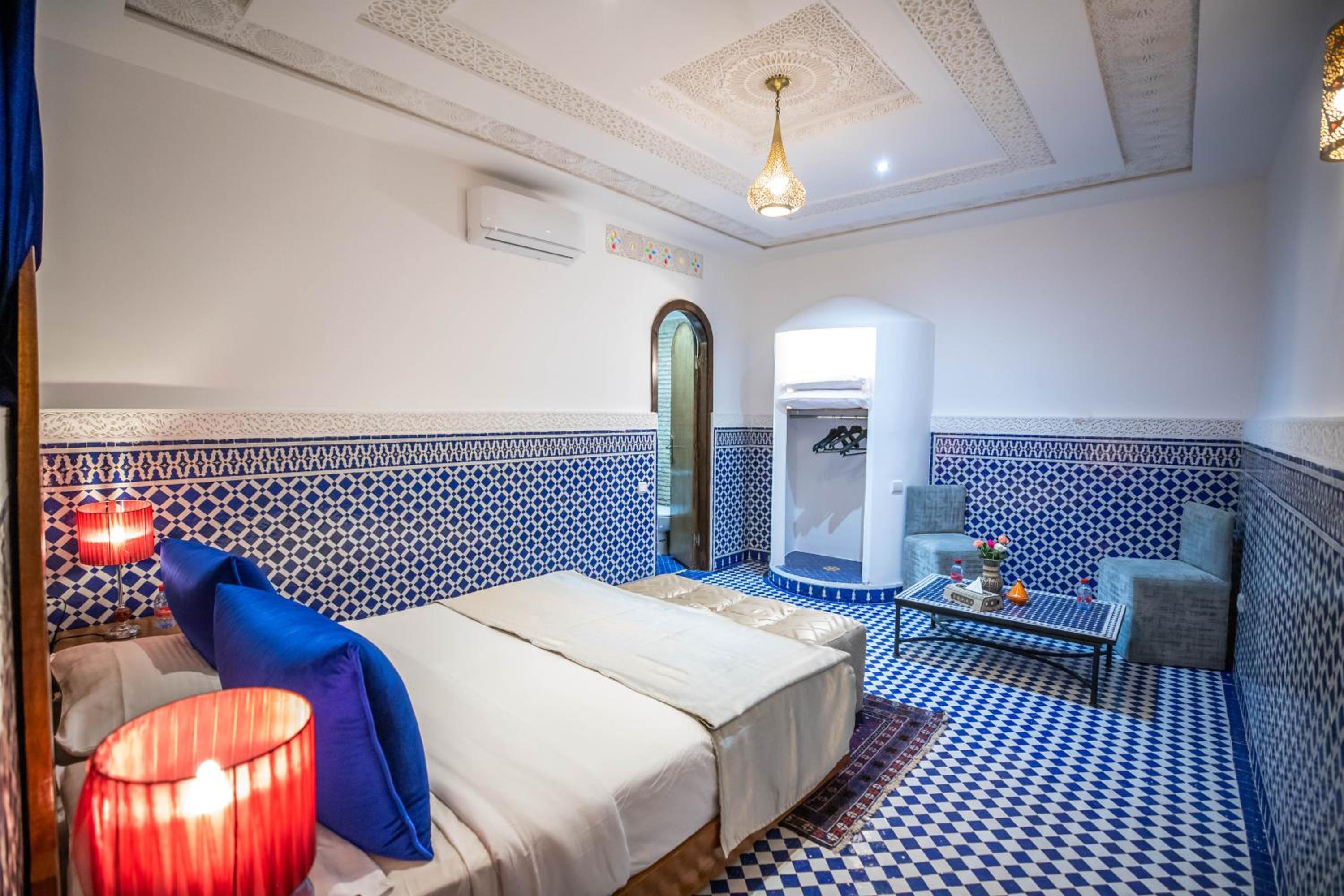Deluxe Double or Twin Room - Photo 9