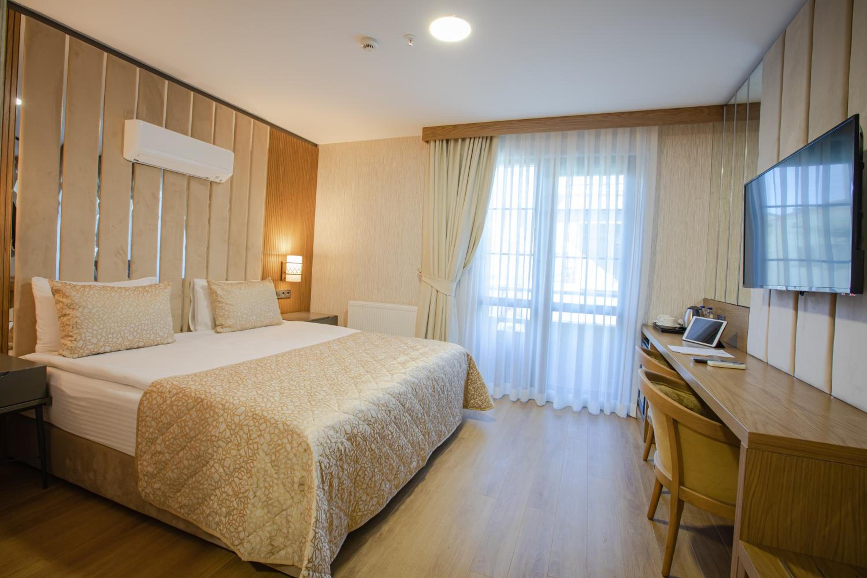 Double Room - Photo 11