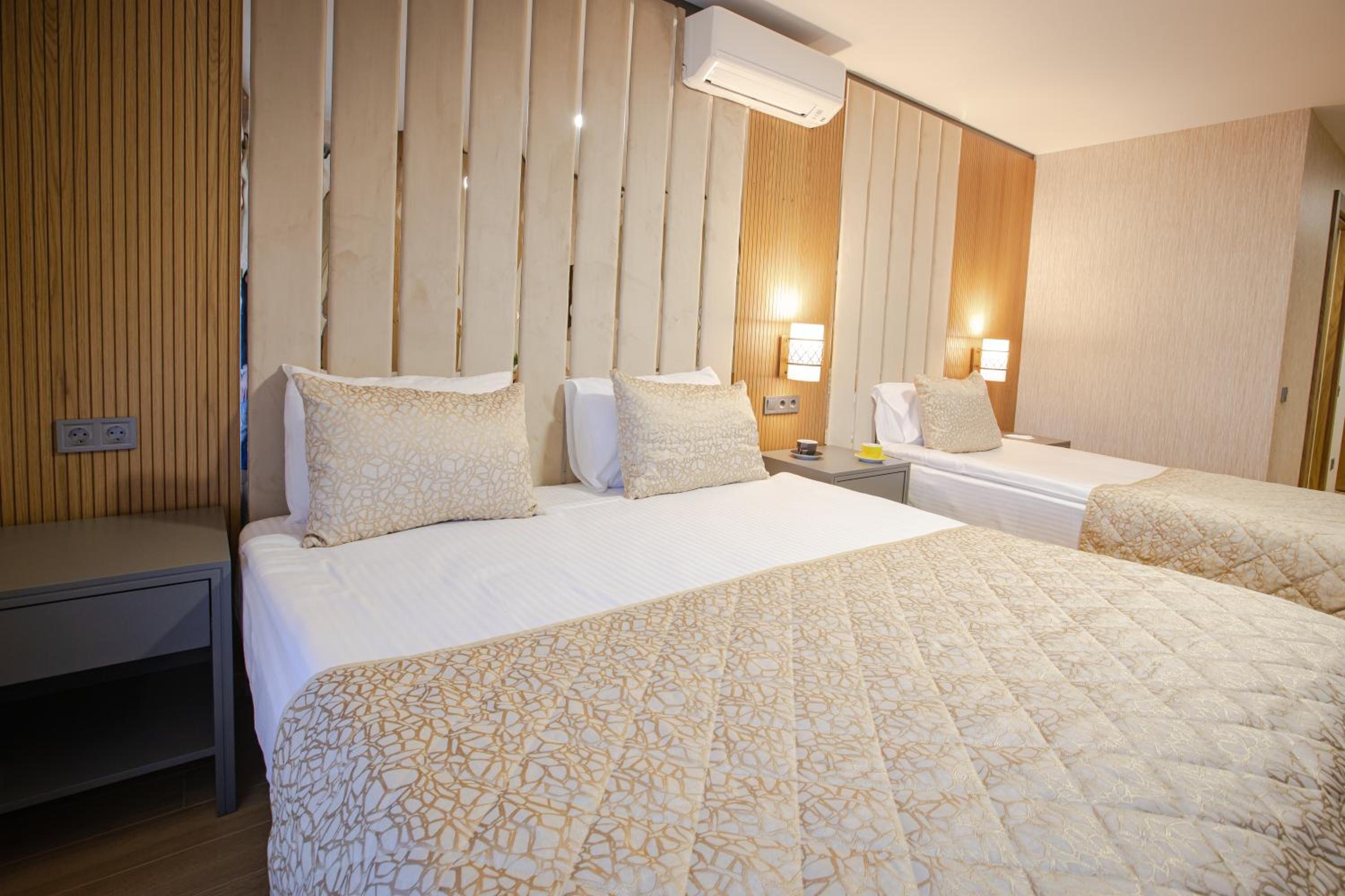 Standard Triple Room - Photo 9