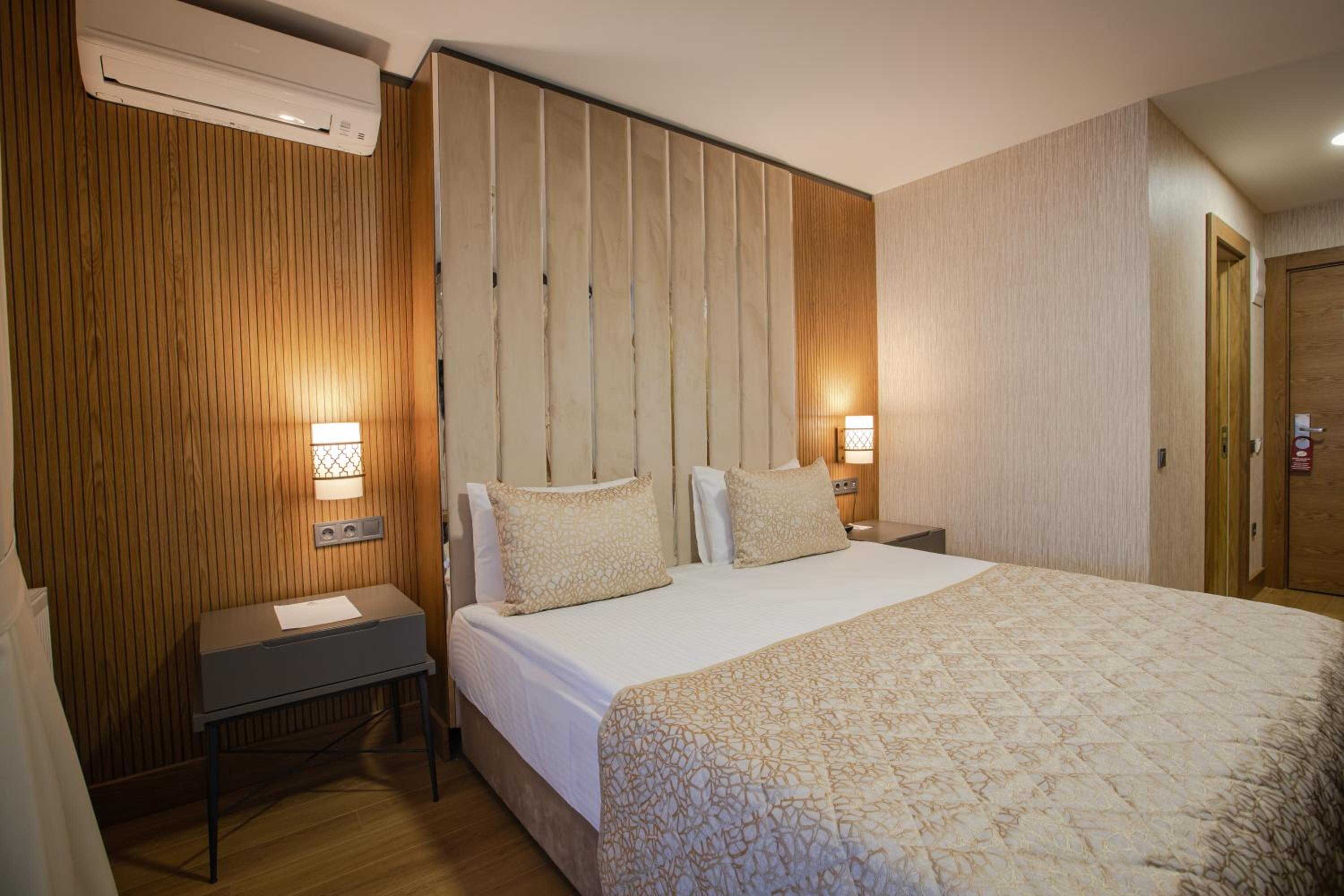Double Room - Photo 7