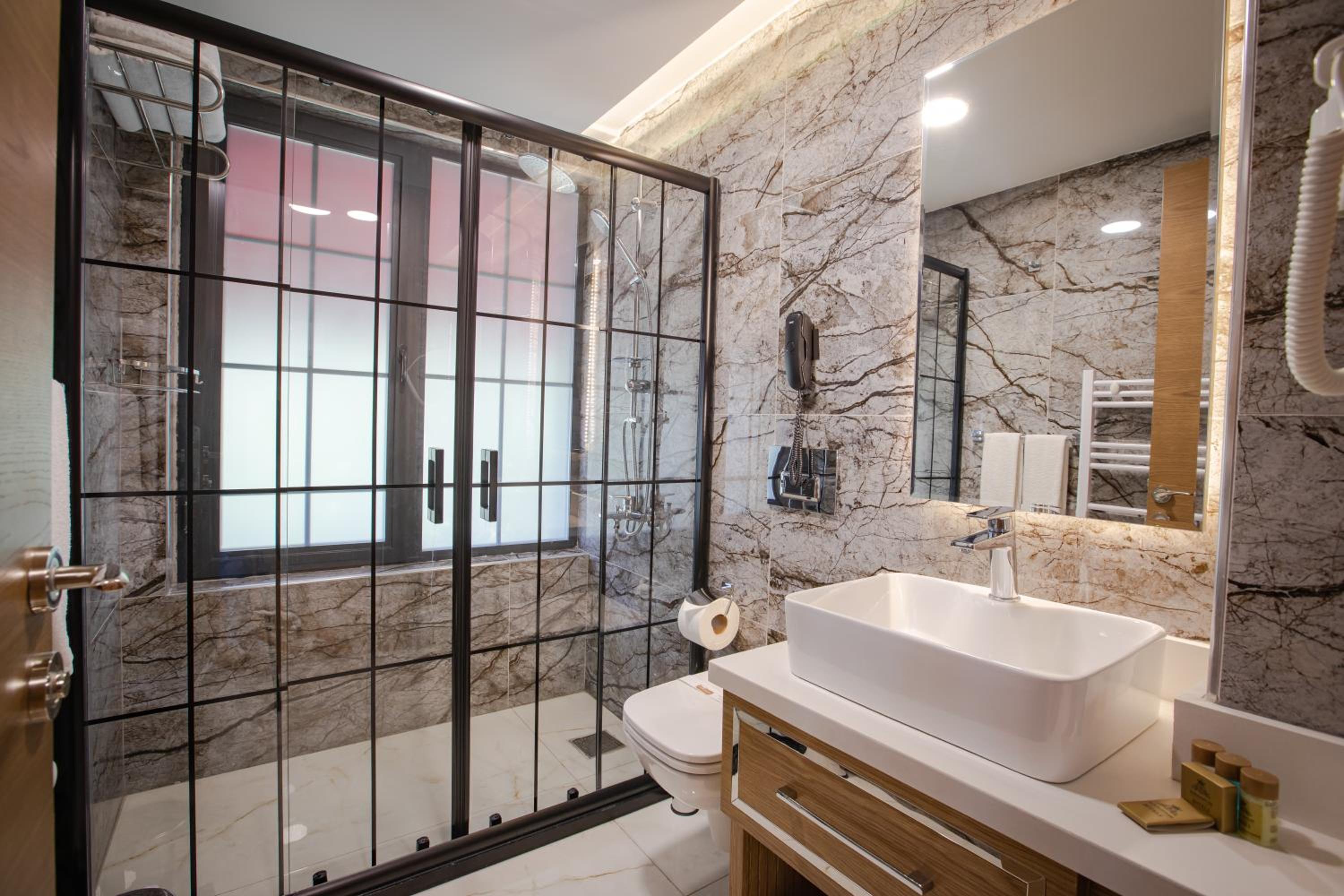 Standard Triple Room - Photo 3