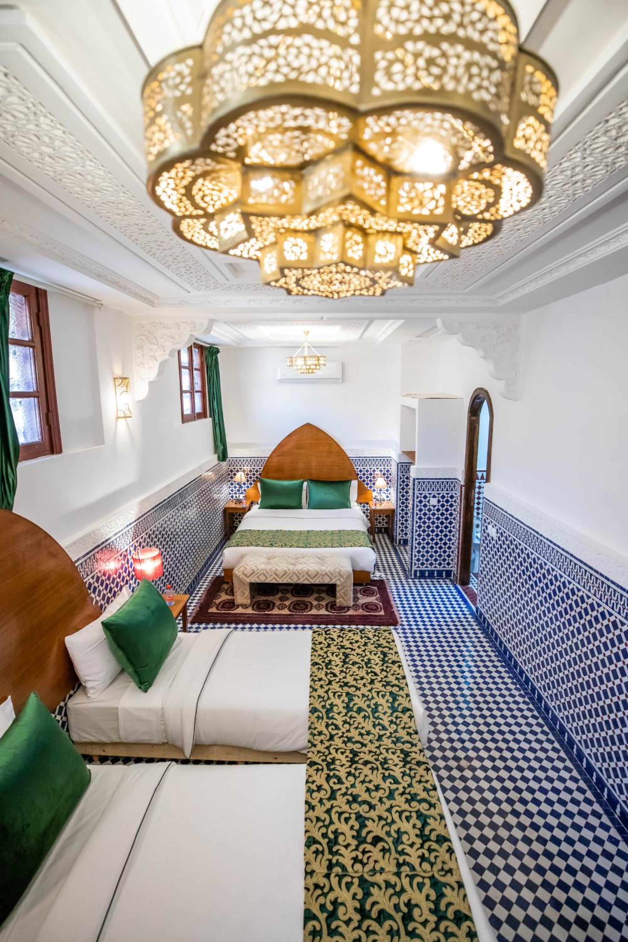 Deluxe Family Suite - Photo 3