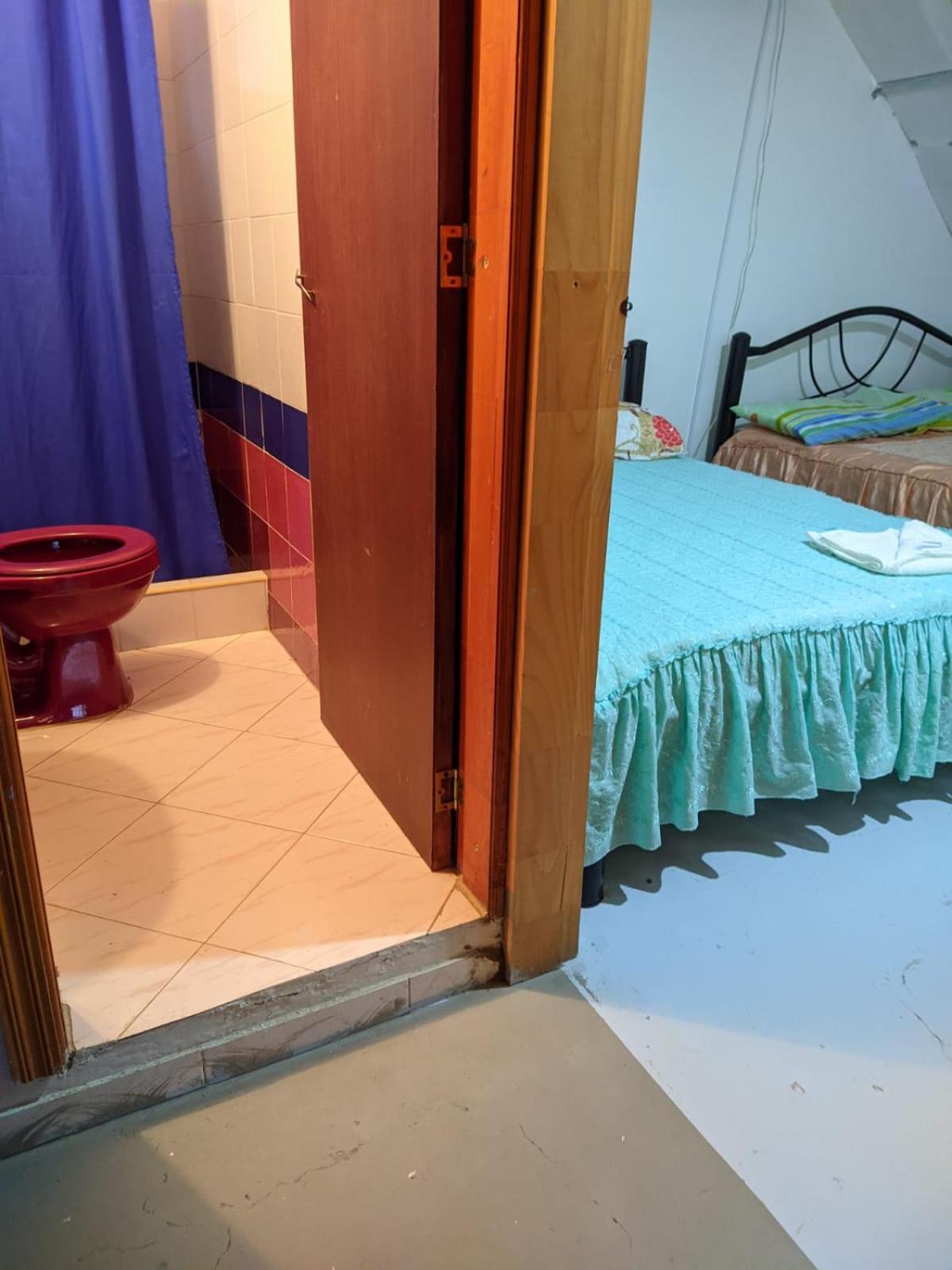 Family Room with Shared Bathroom photo 2